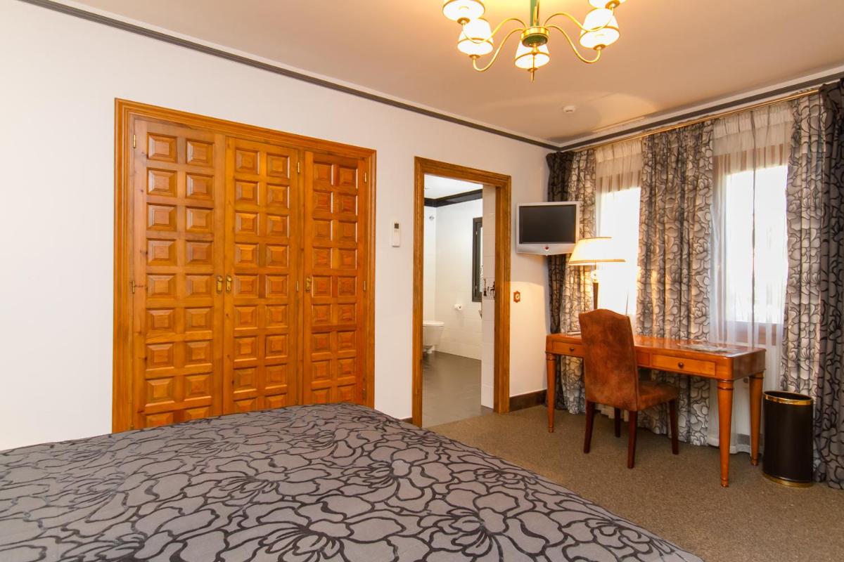 Classic Double Room with Shower photo 1