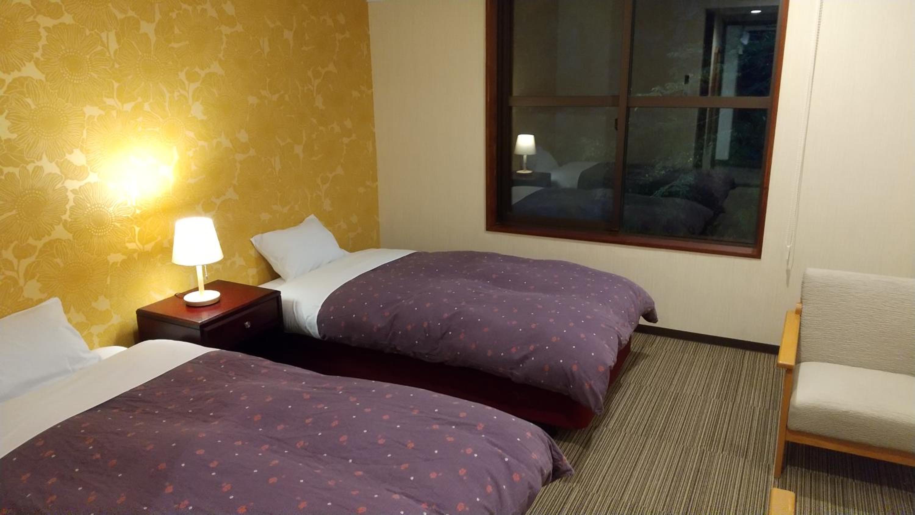 Twin Room with Mountain View - Photo 3