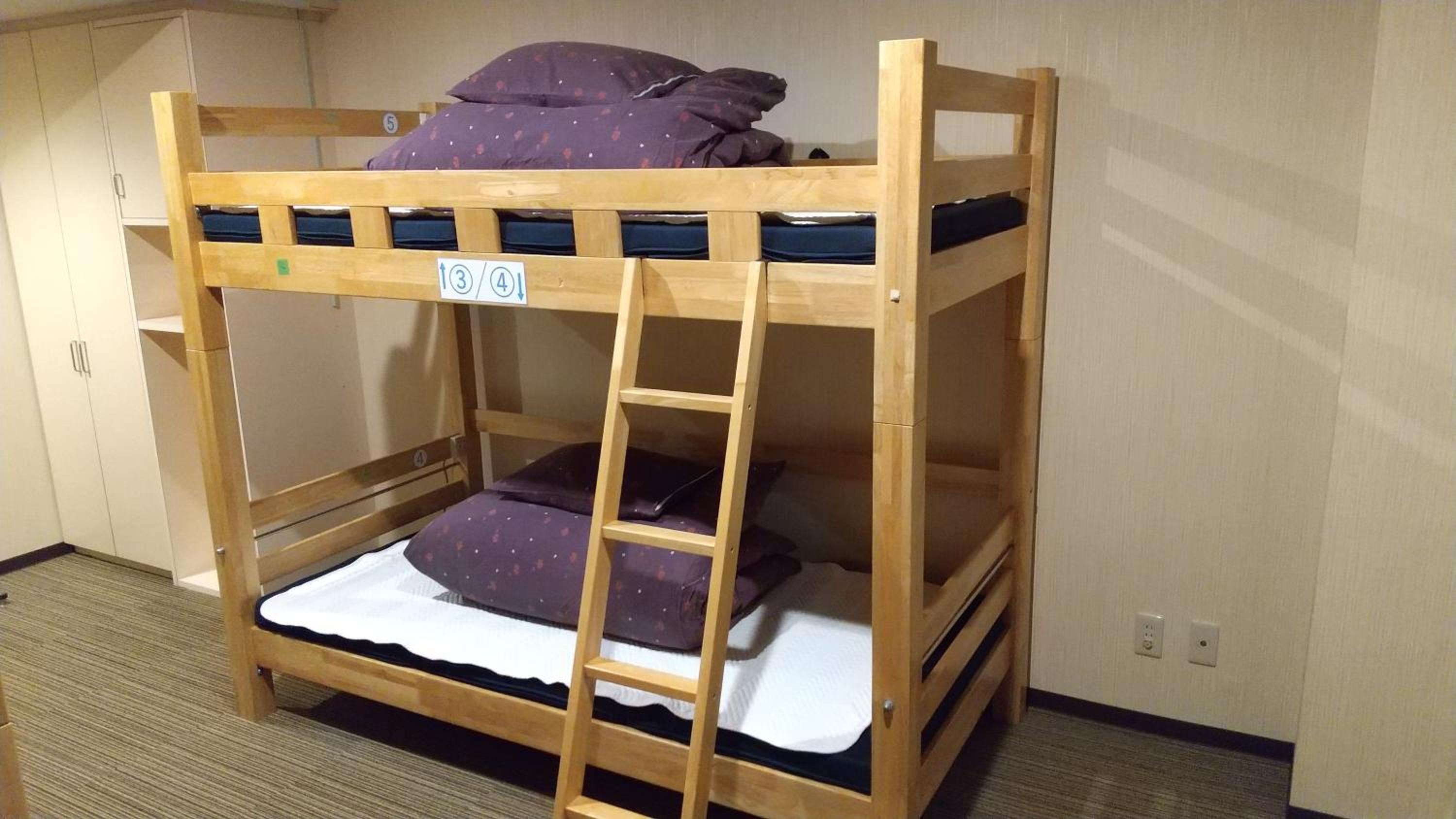 Economy Quadruple Room - Photo 3