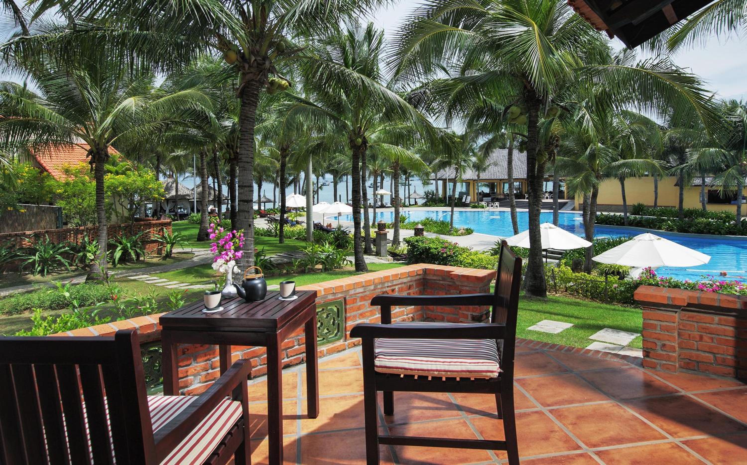Bungalow Garden or Pool View with Terrace thumbnail 6