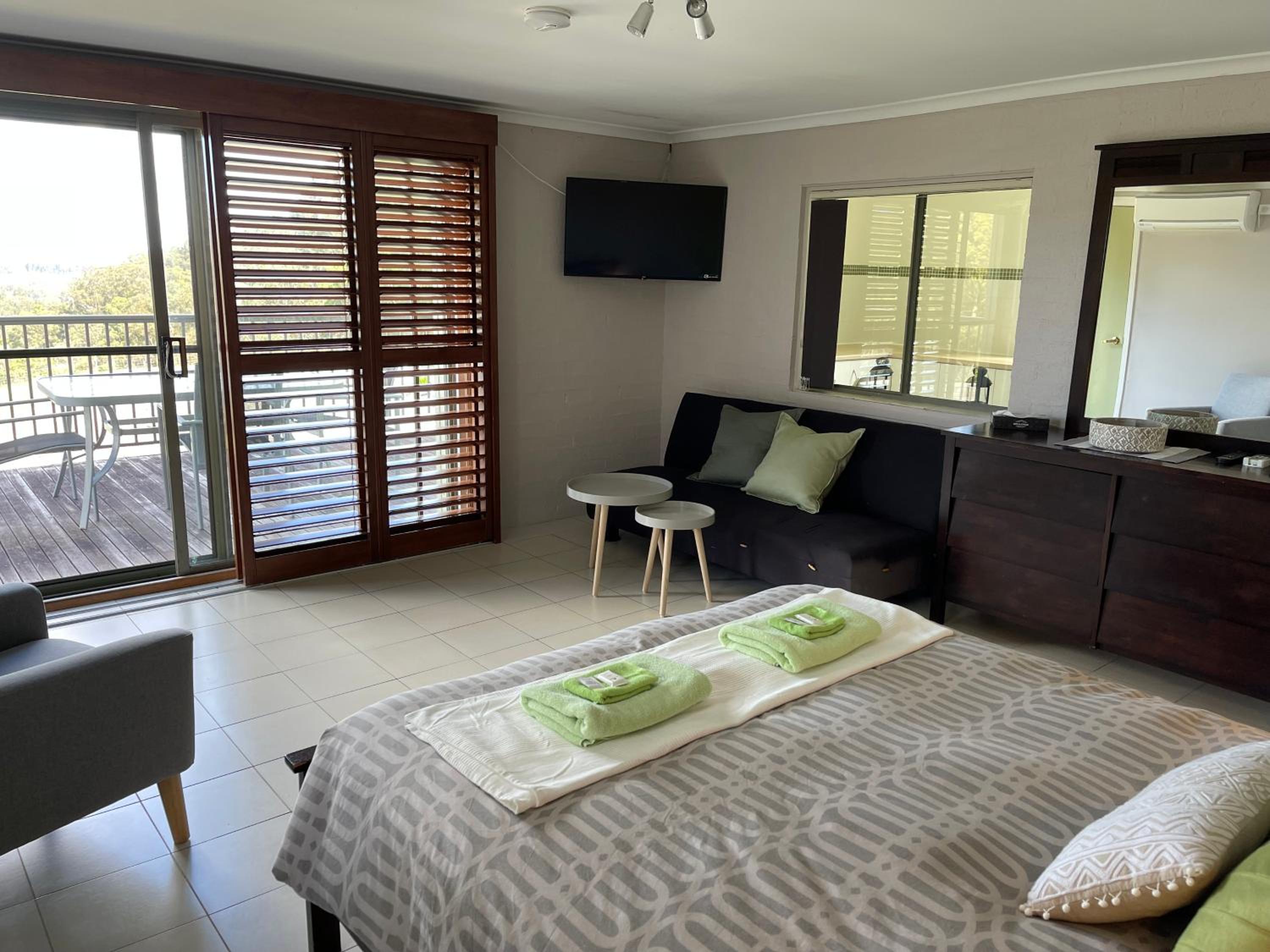 Standard Queen Room - Photo 6