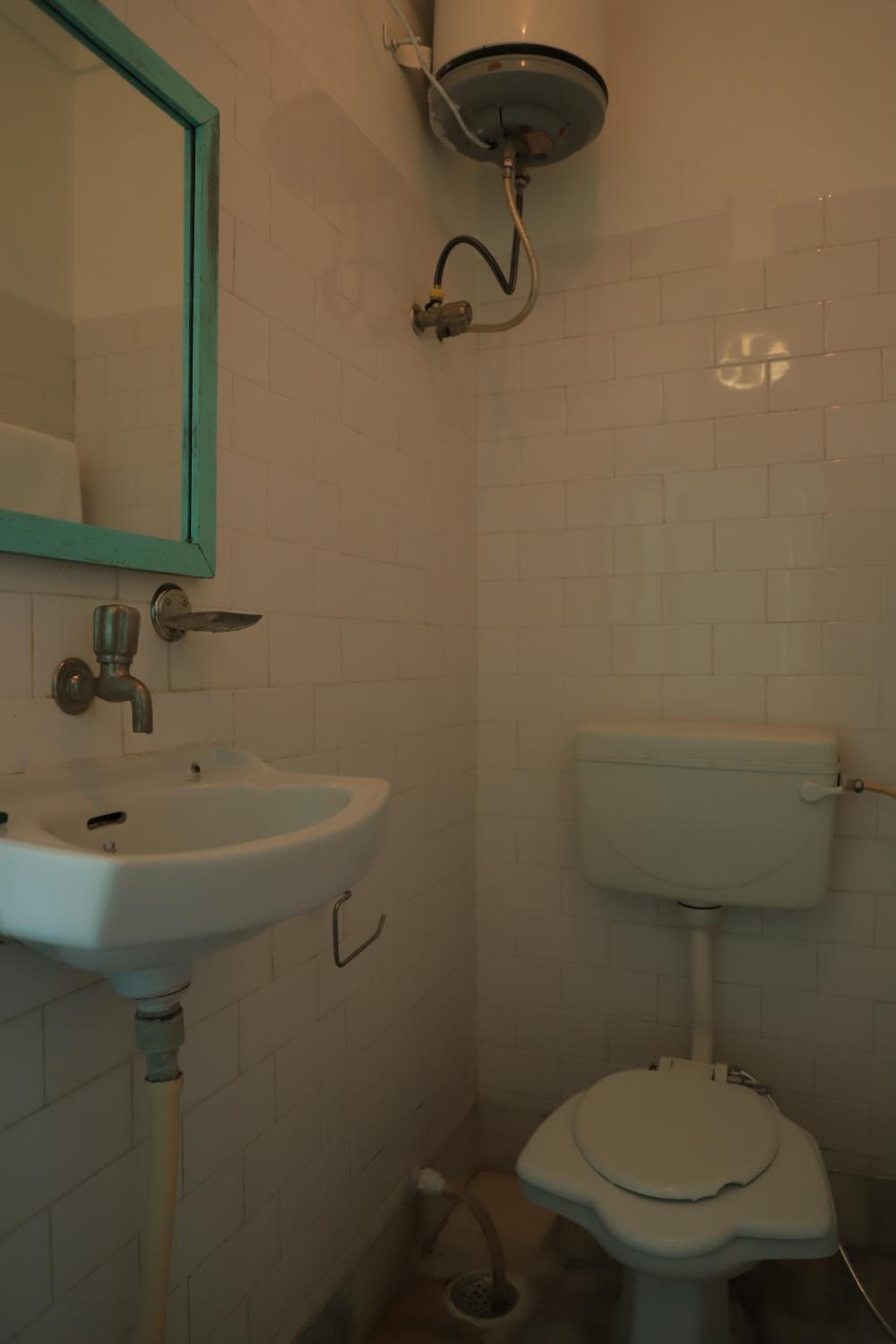 Queen Room photo 2