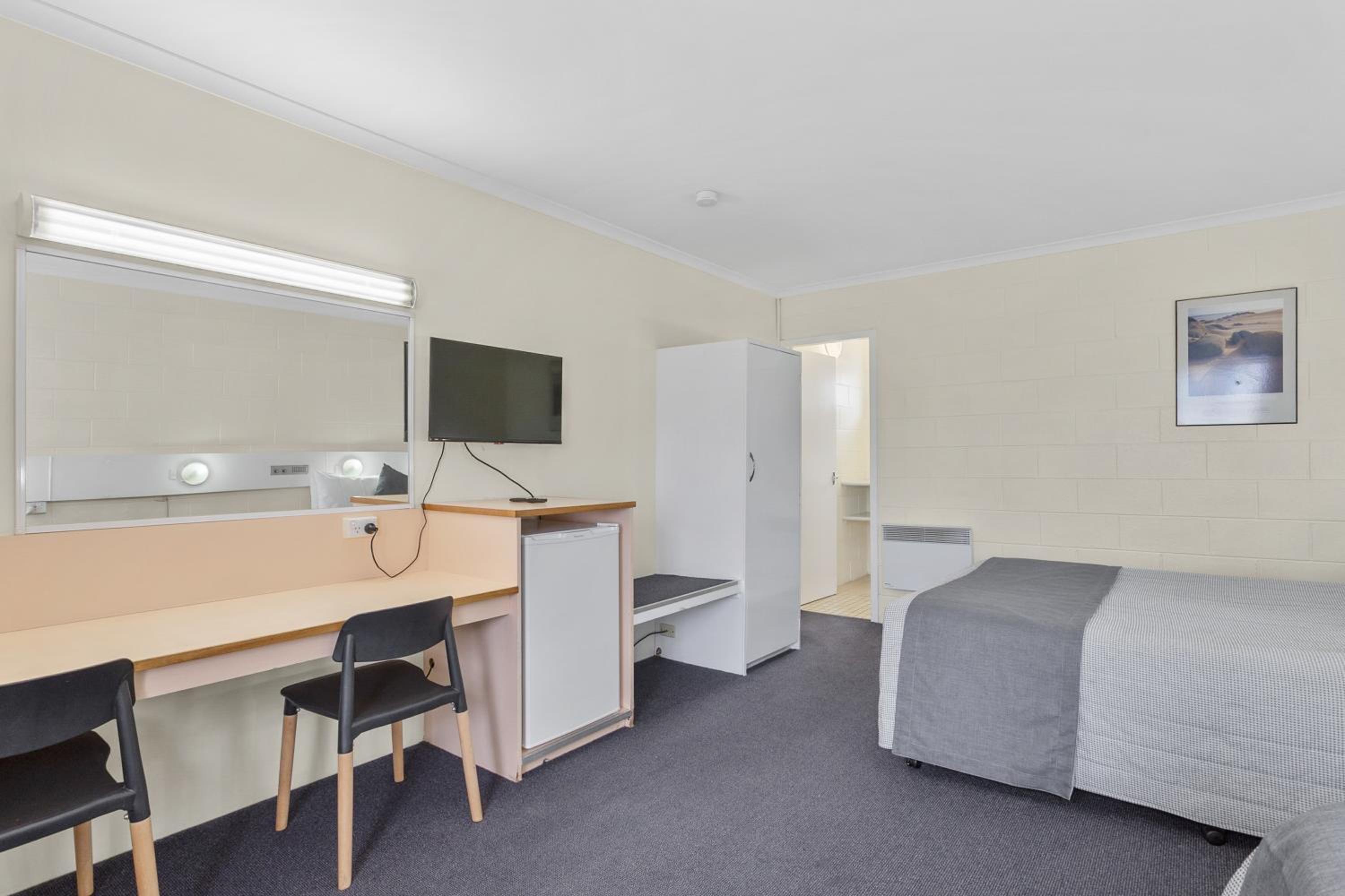 Standard Double or Twin Room - Ground Floor - Photo 5