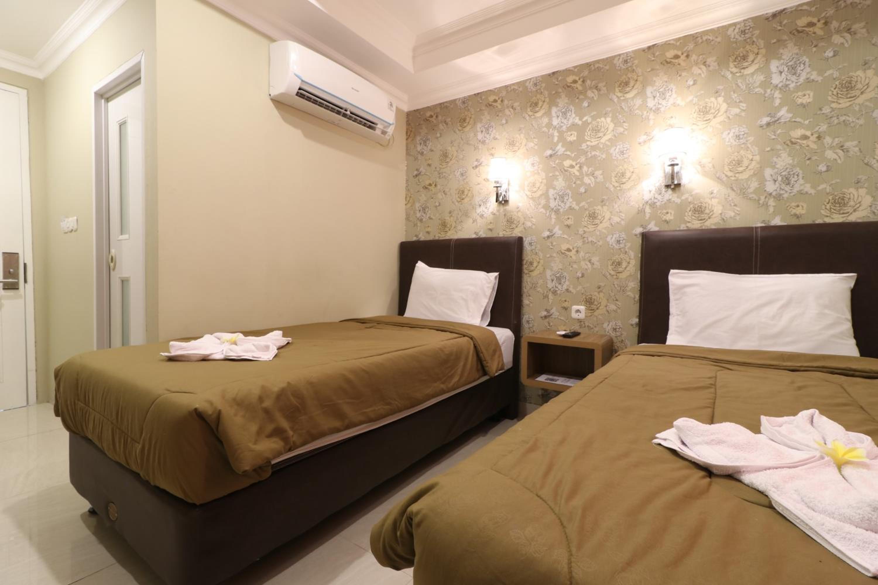 Deluxe Twin Room - Photo 1