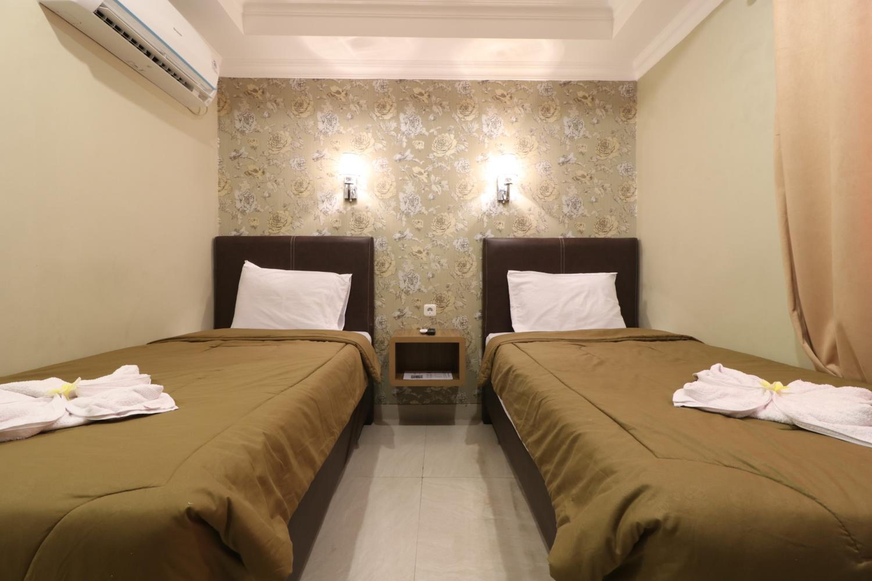 Deluxe Twin Room - Photo 2