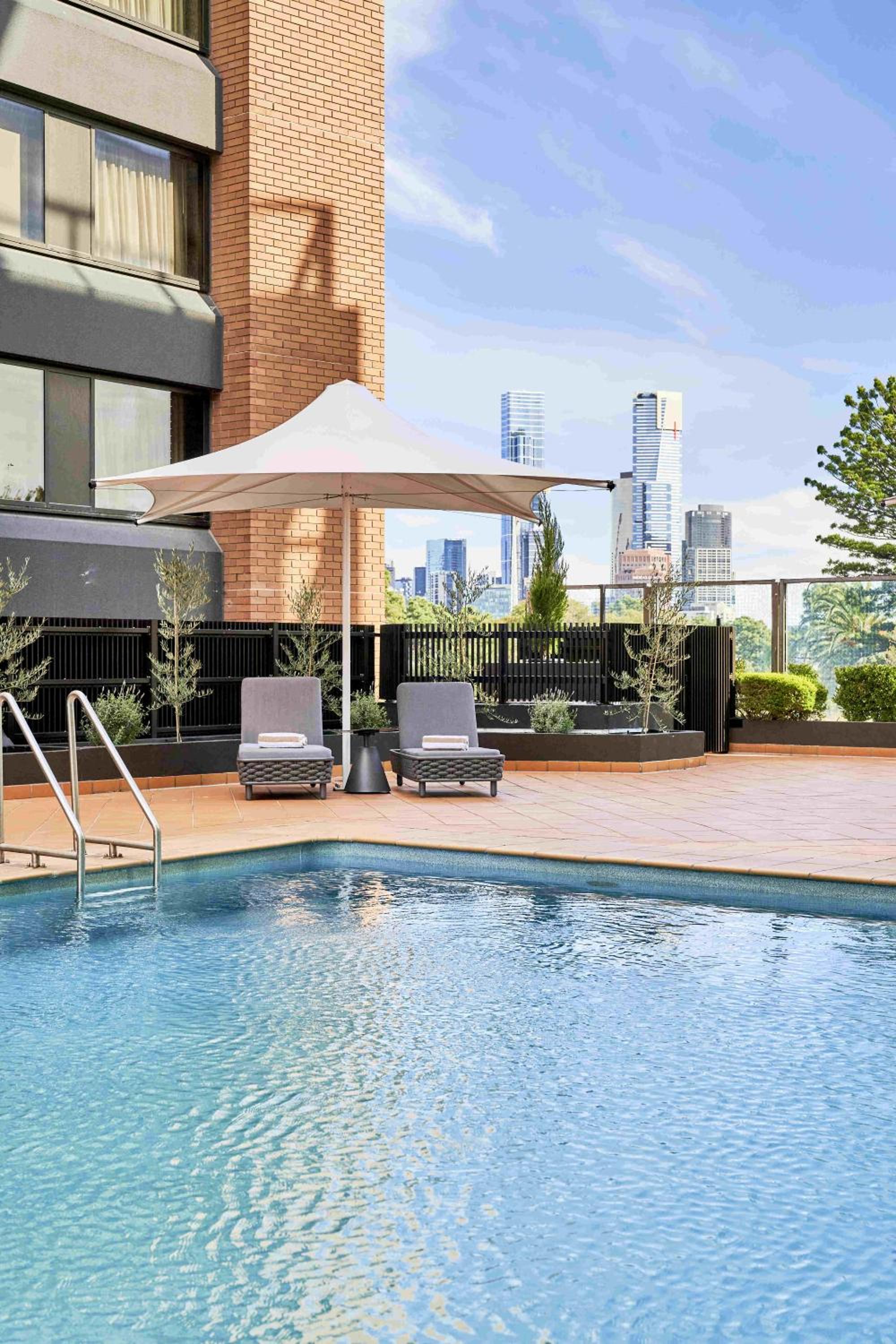 Premium Superior Room with One King or Two Single Beds,  High Floor With Views - Photo 4