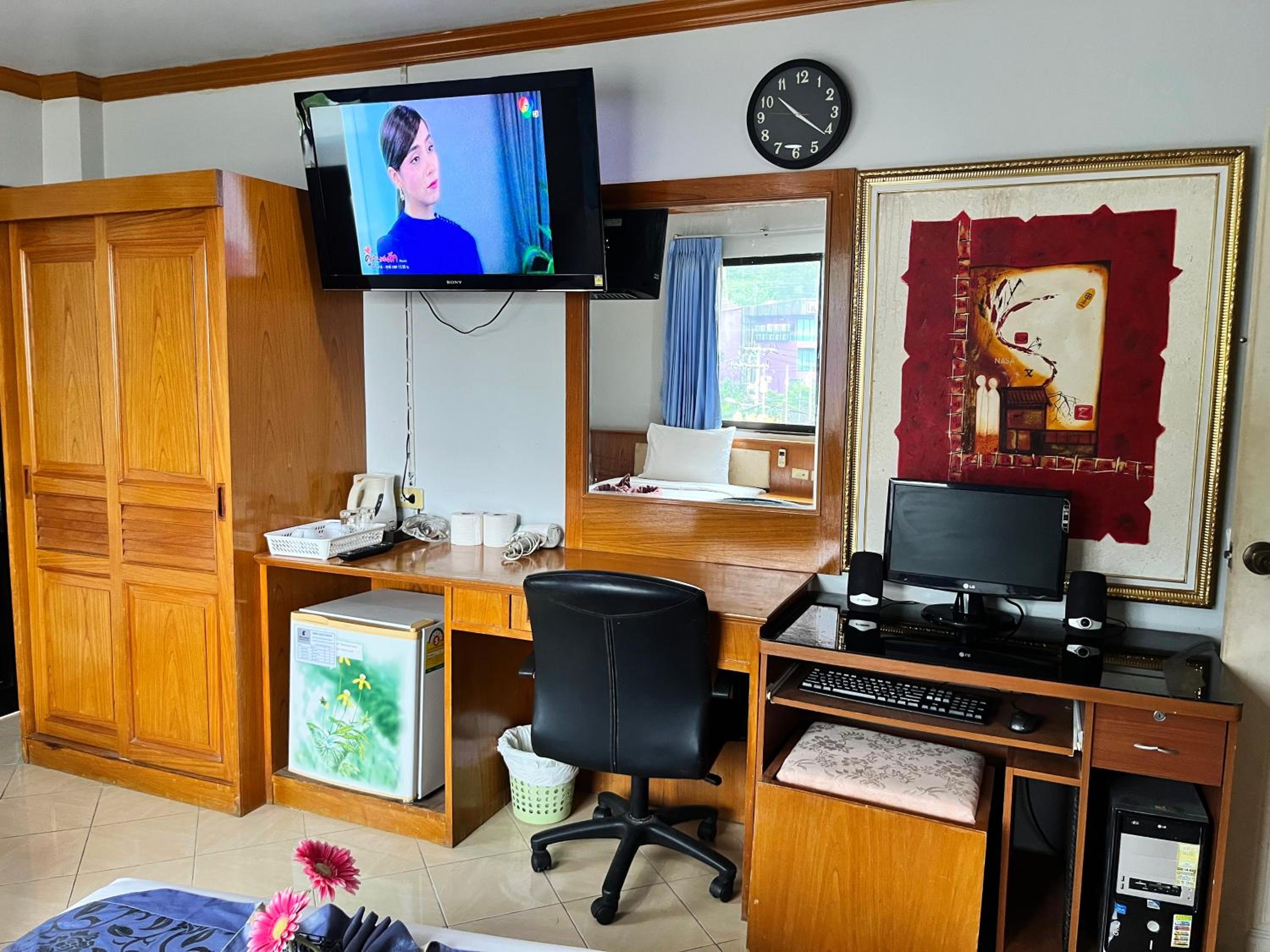 Deluxe Double Room - Photo 18