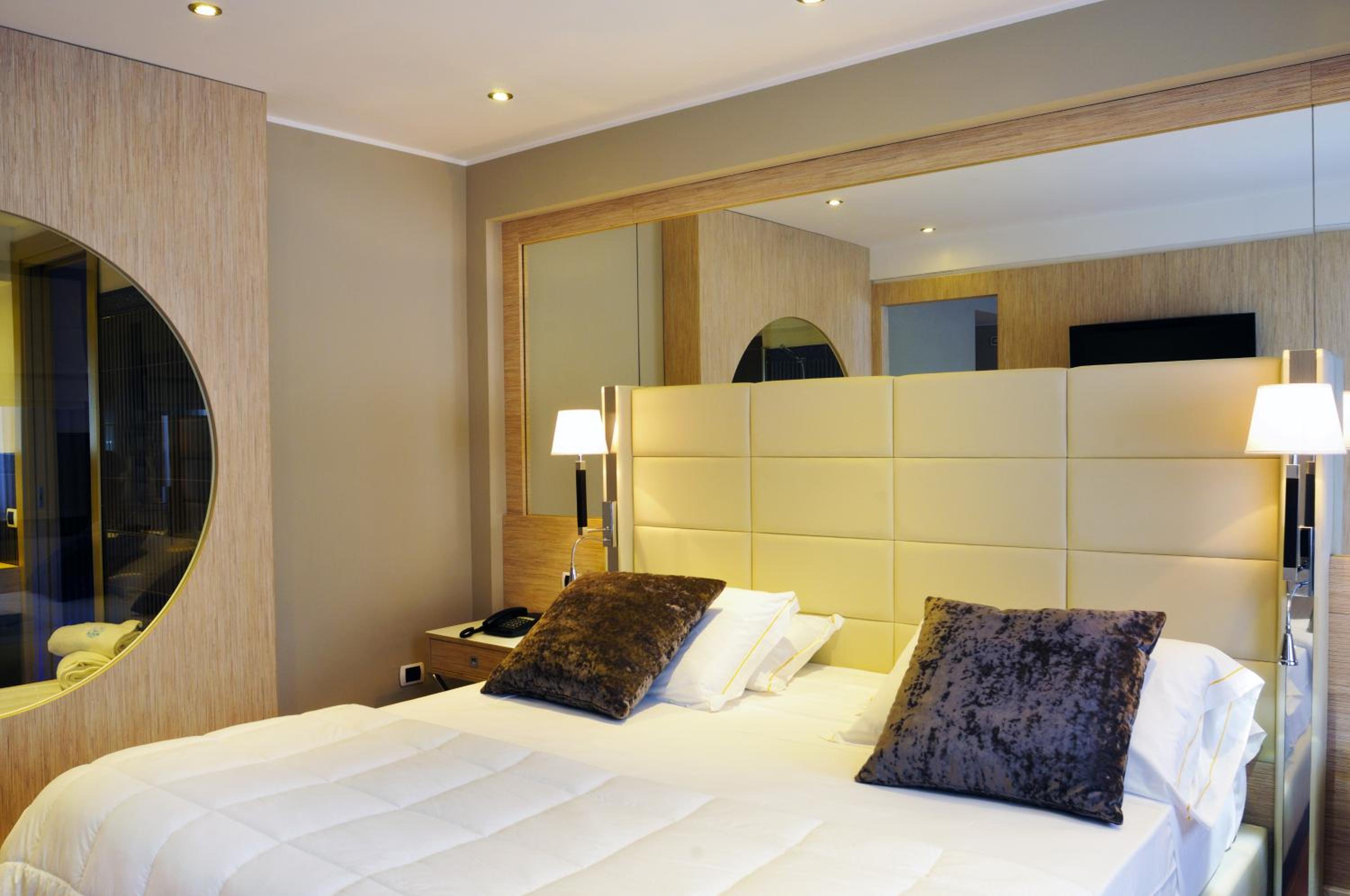 Suite with Lake View photo 2