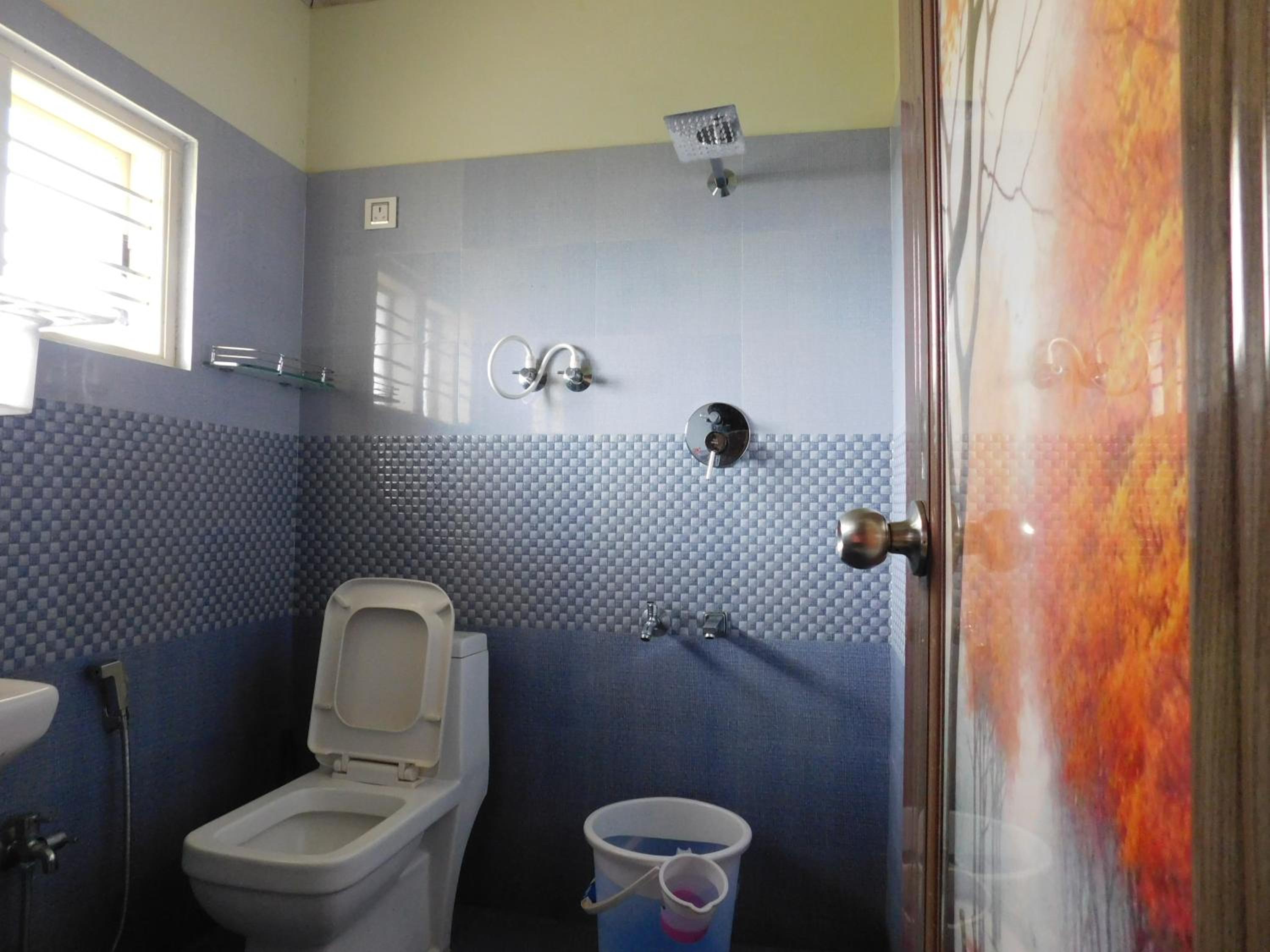 Double or Twin Room with Balcony photo 3
