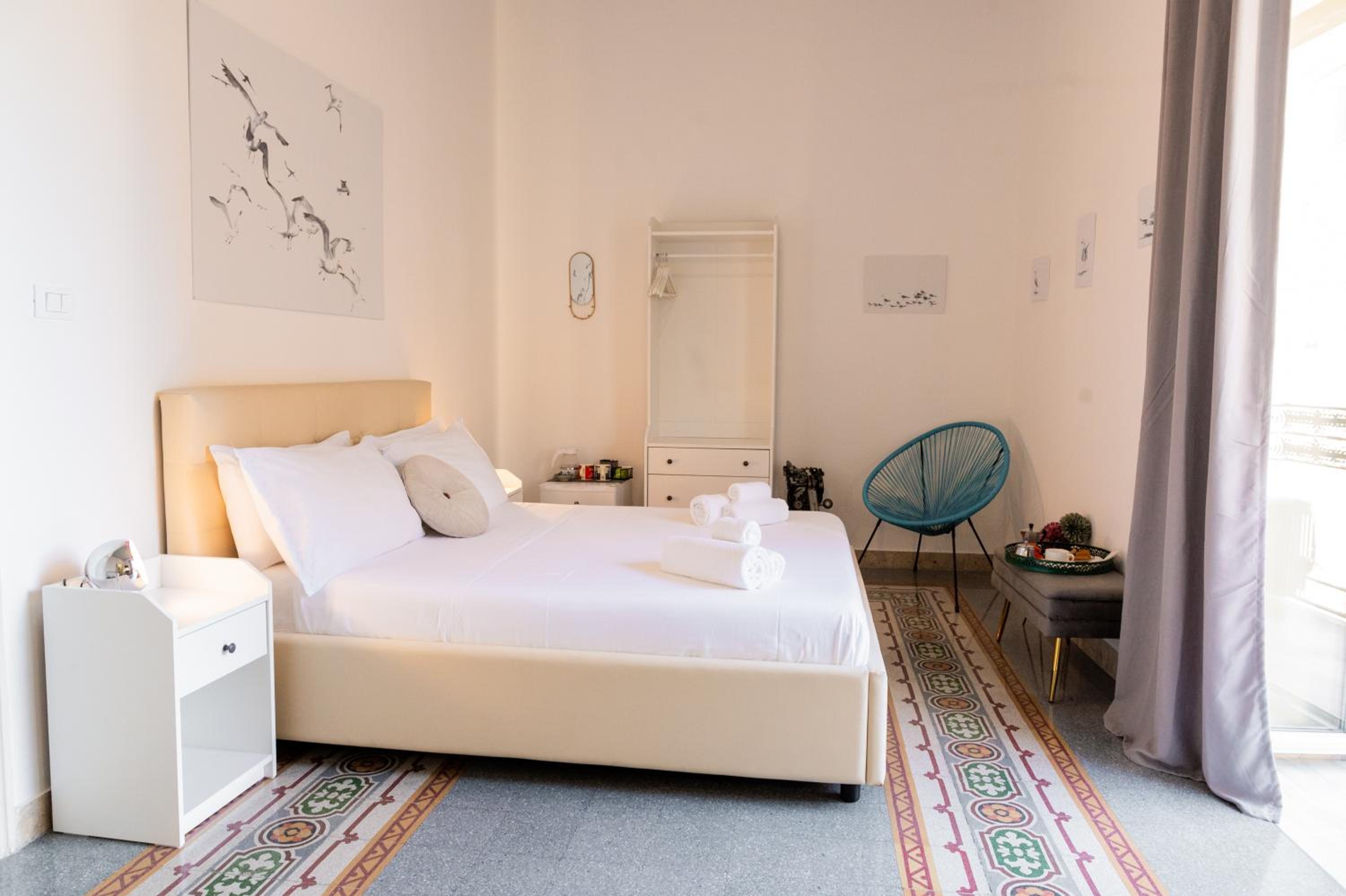 Double Room with Balcony - Photo 5