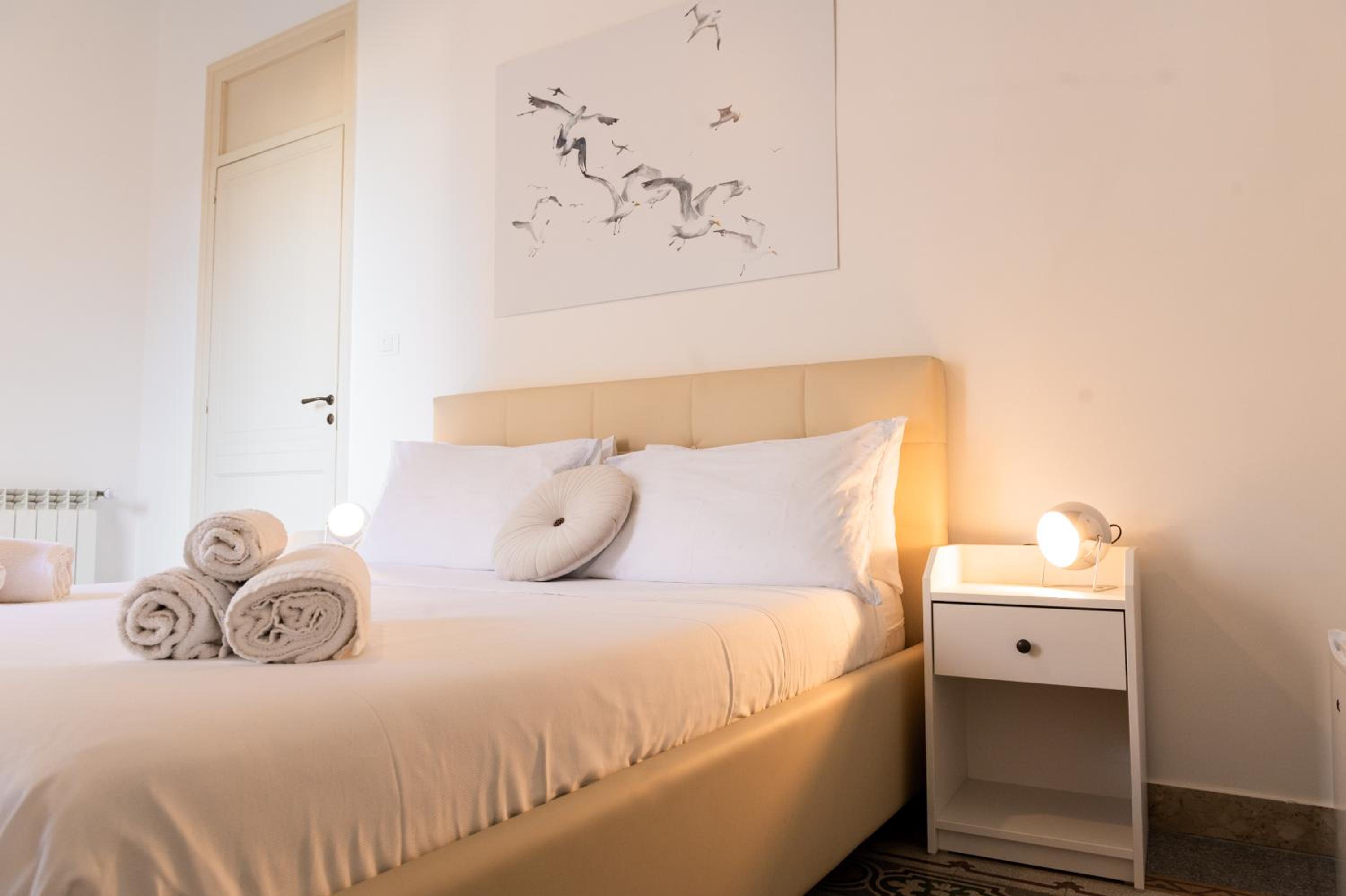 Double Room with Balcony - Photo 15