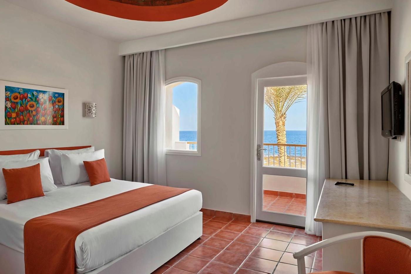 Standard, King or Twin Bed, Sea View