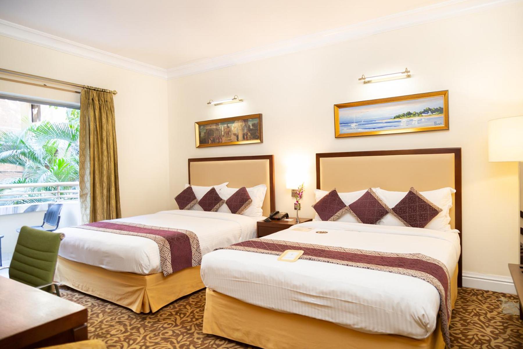 Queen Queen Room photo 1