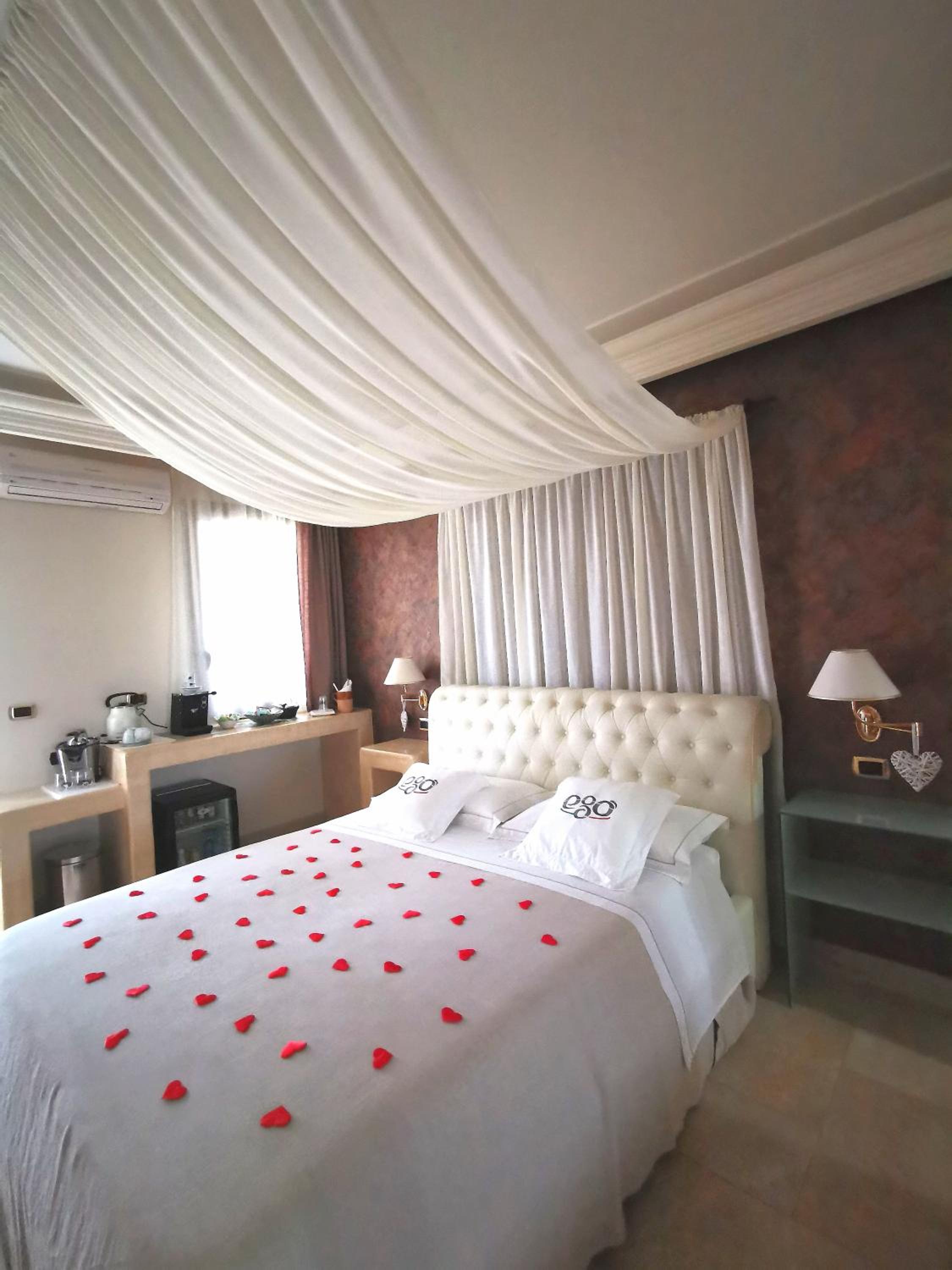 Suite with Private Pool - Photo 10