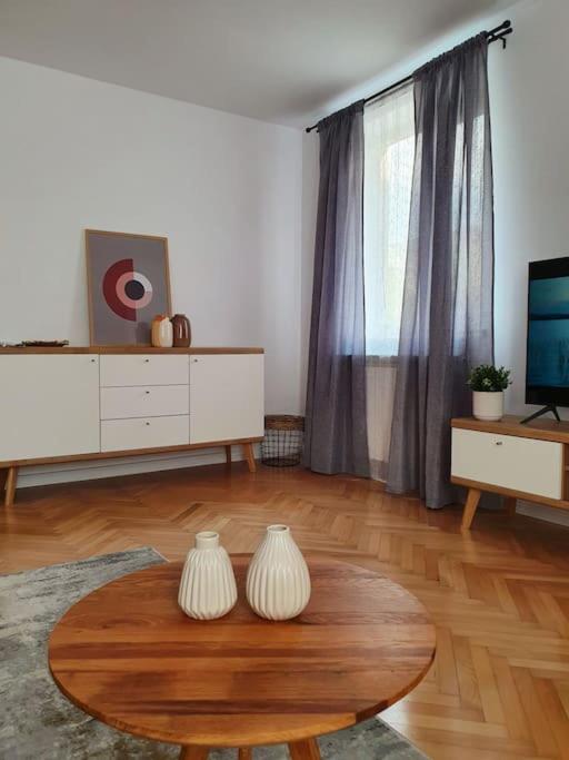 One-Bedroom Apartment photo 3