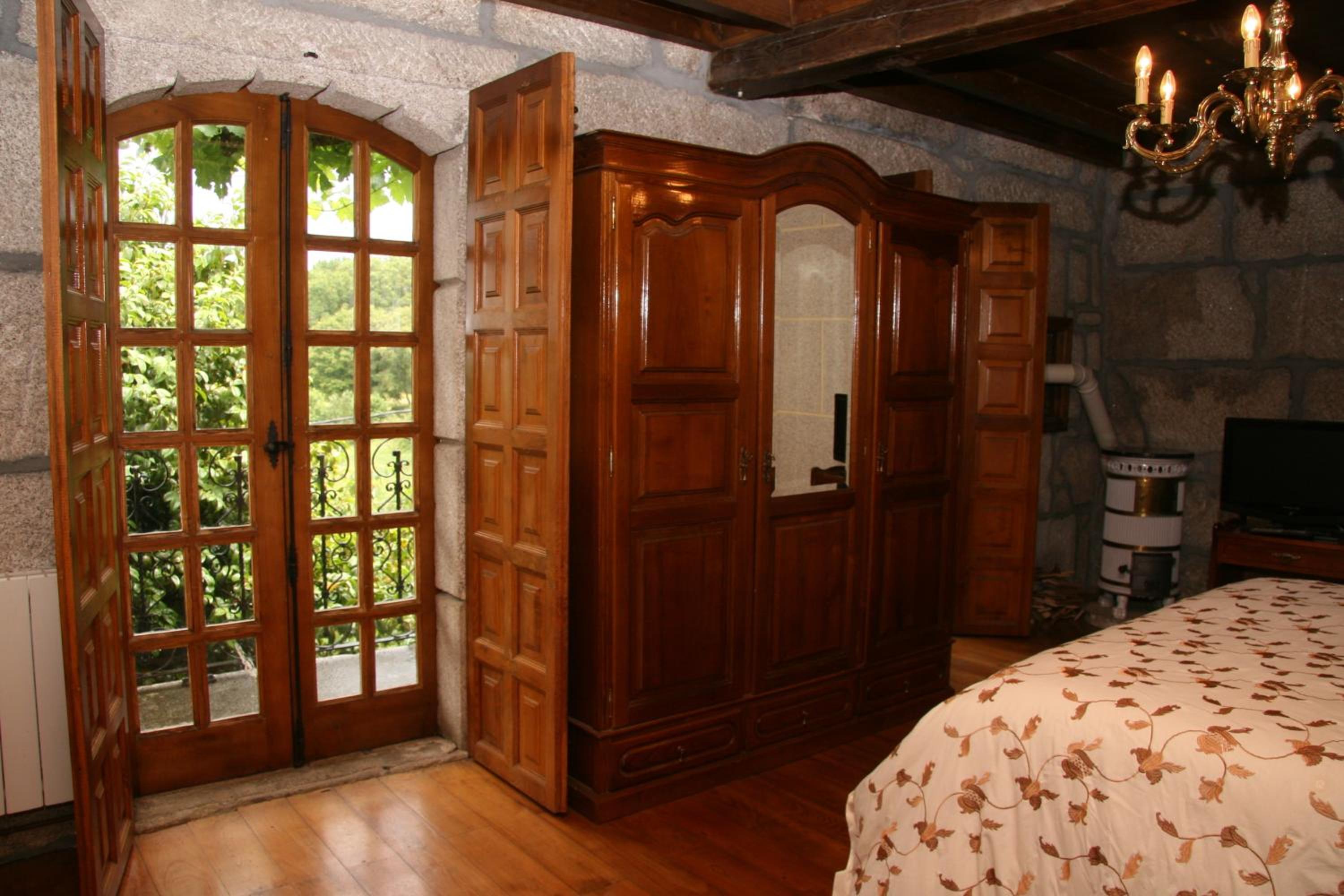 Deluxe Double Room with Balcony photo 2