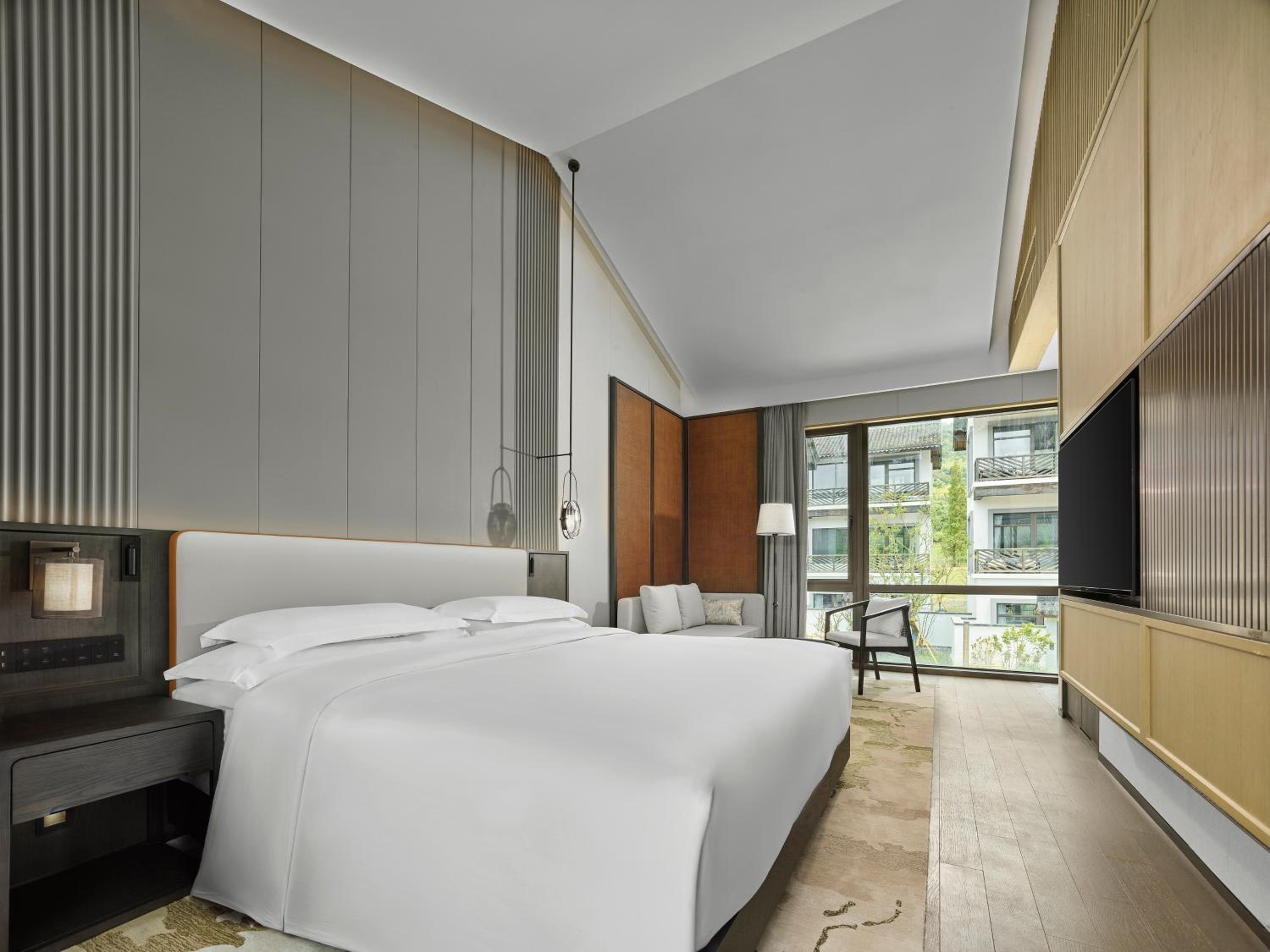 Lake View King Room  photo 1