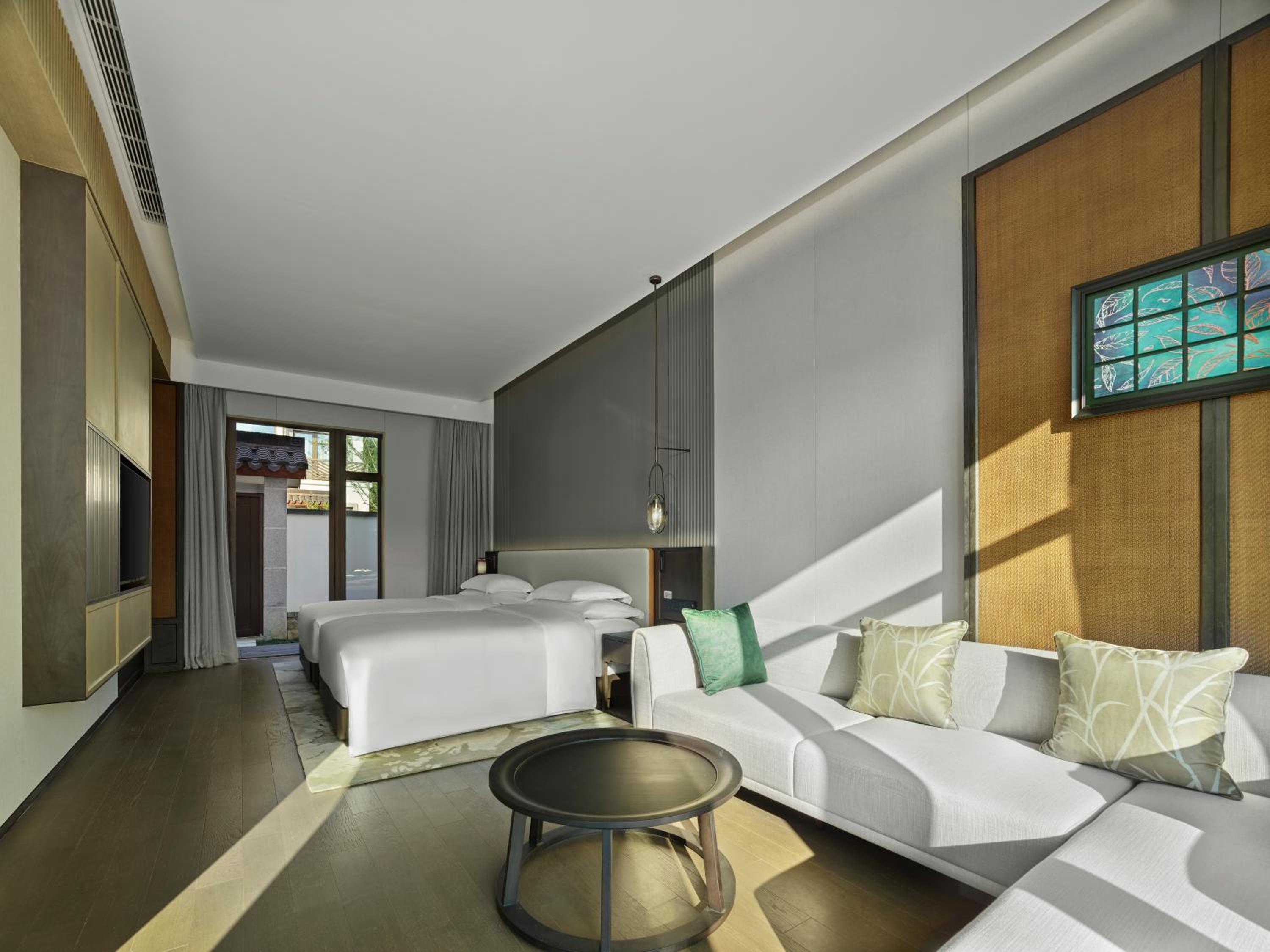 Deluxe Courtyard Twin Room photo 3