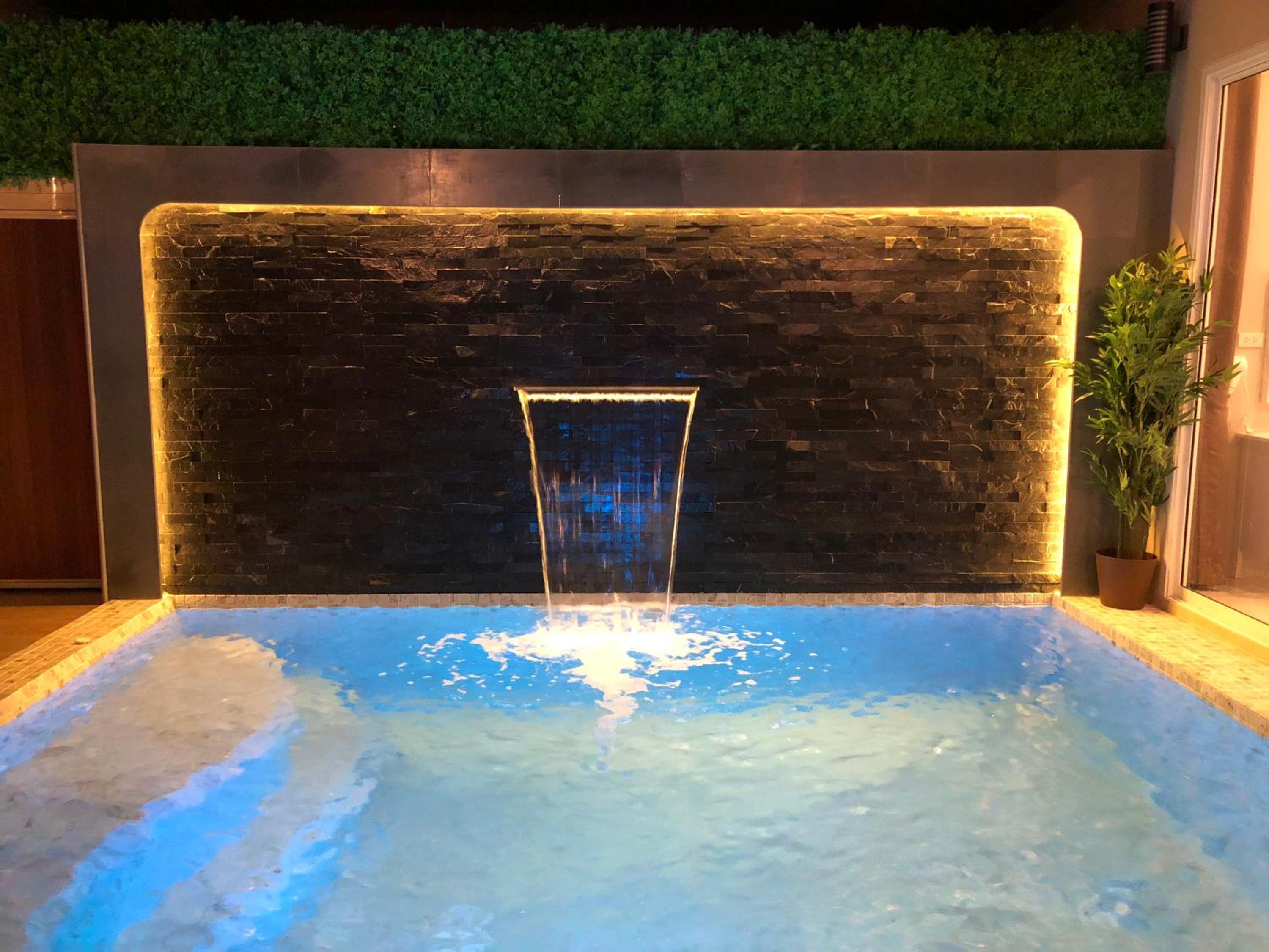 Villa with Private Pool - Photo 14
