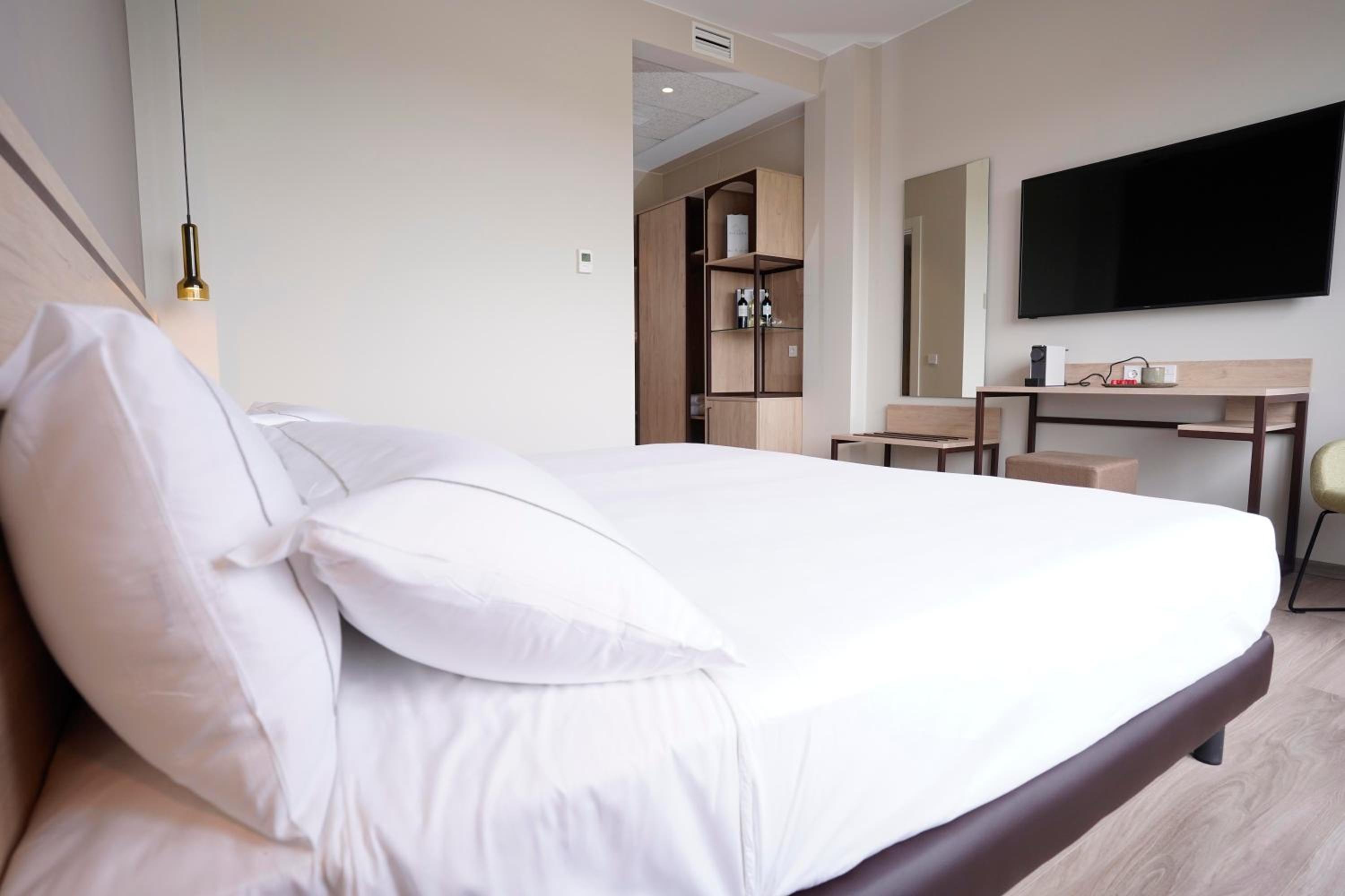 Superior Twin Room with Parking