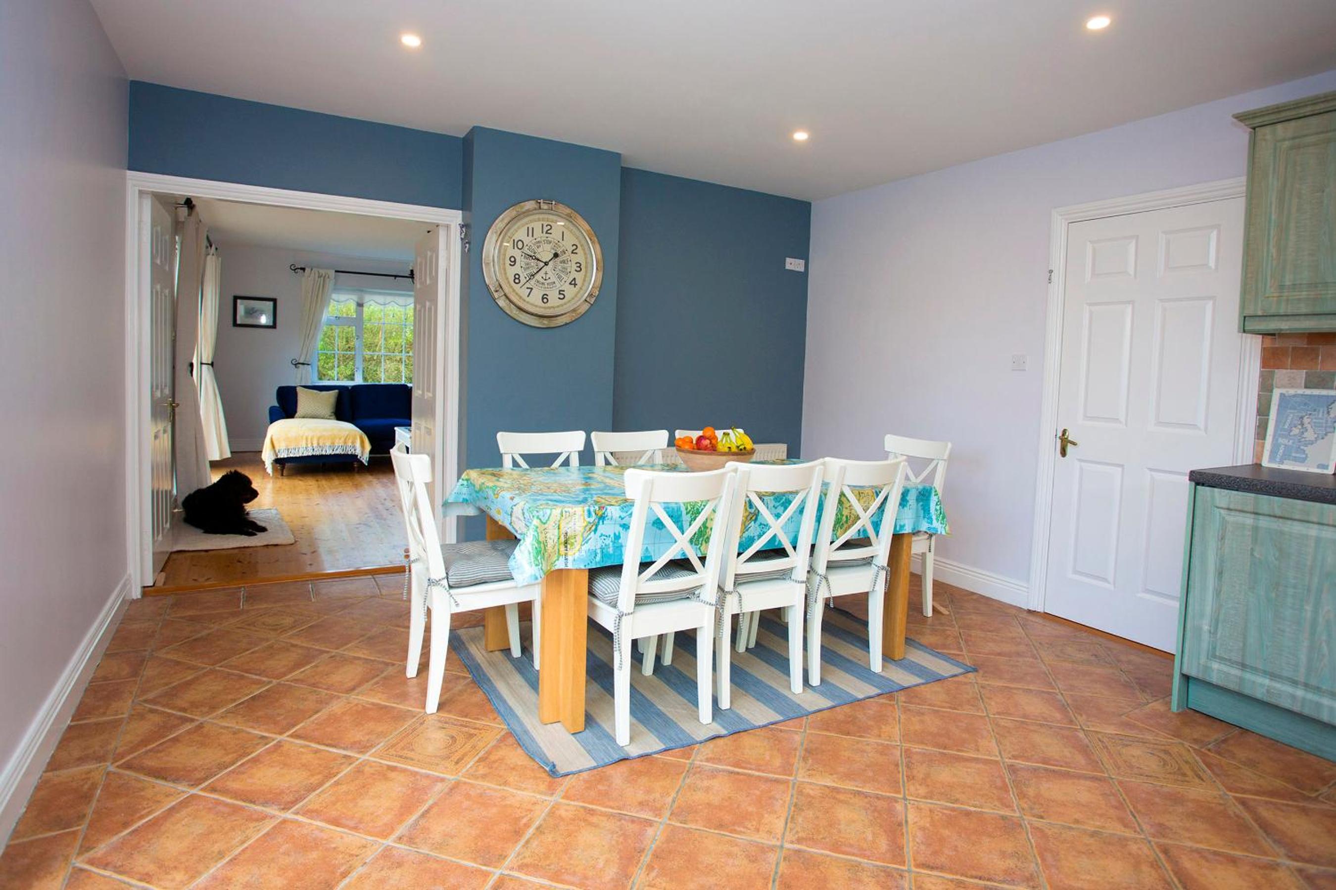 Four-Bedroom House photo 3