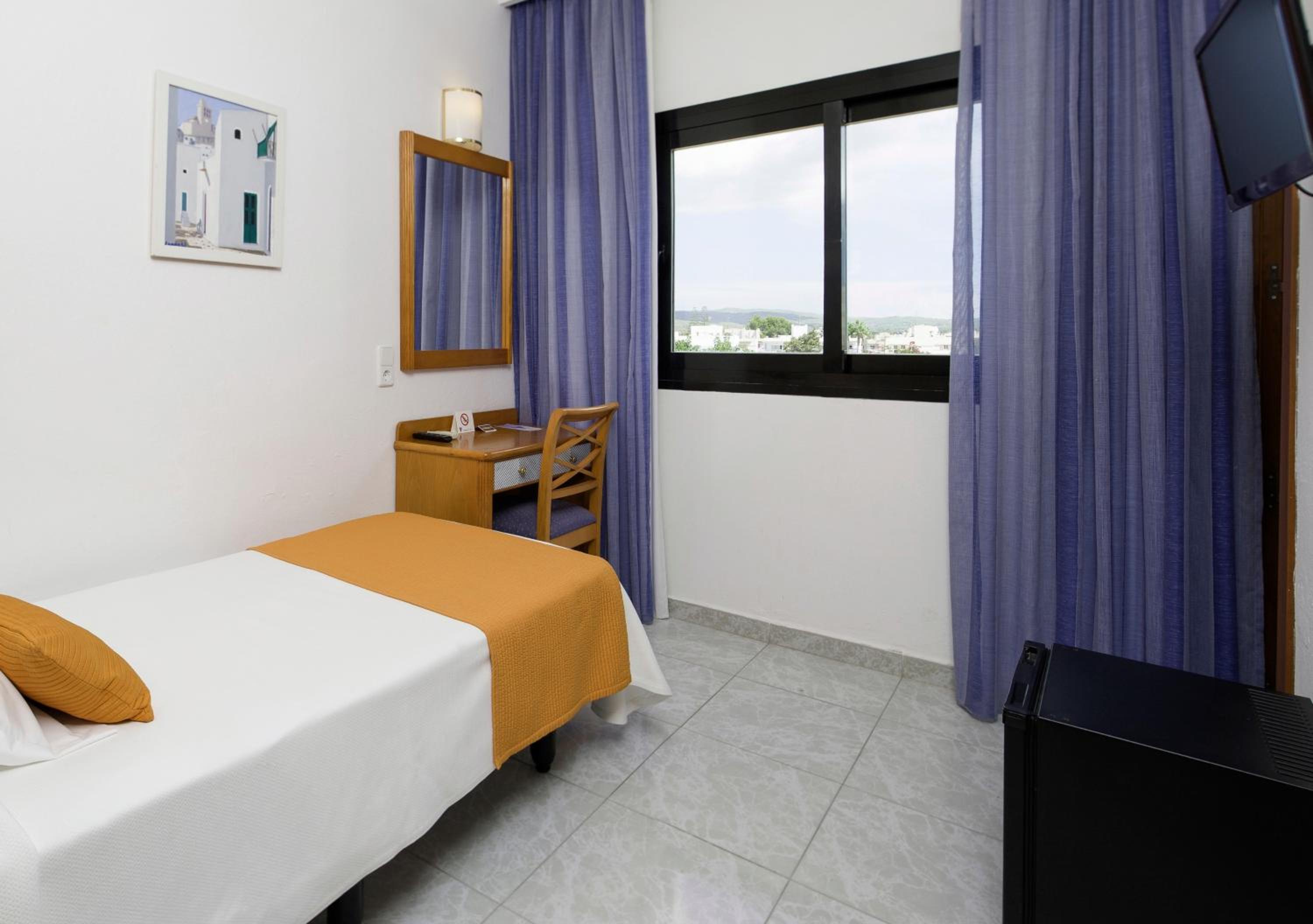 Single Room photo 2