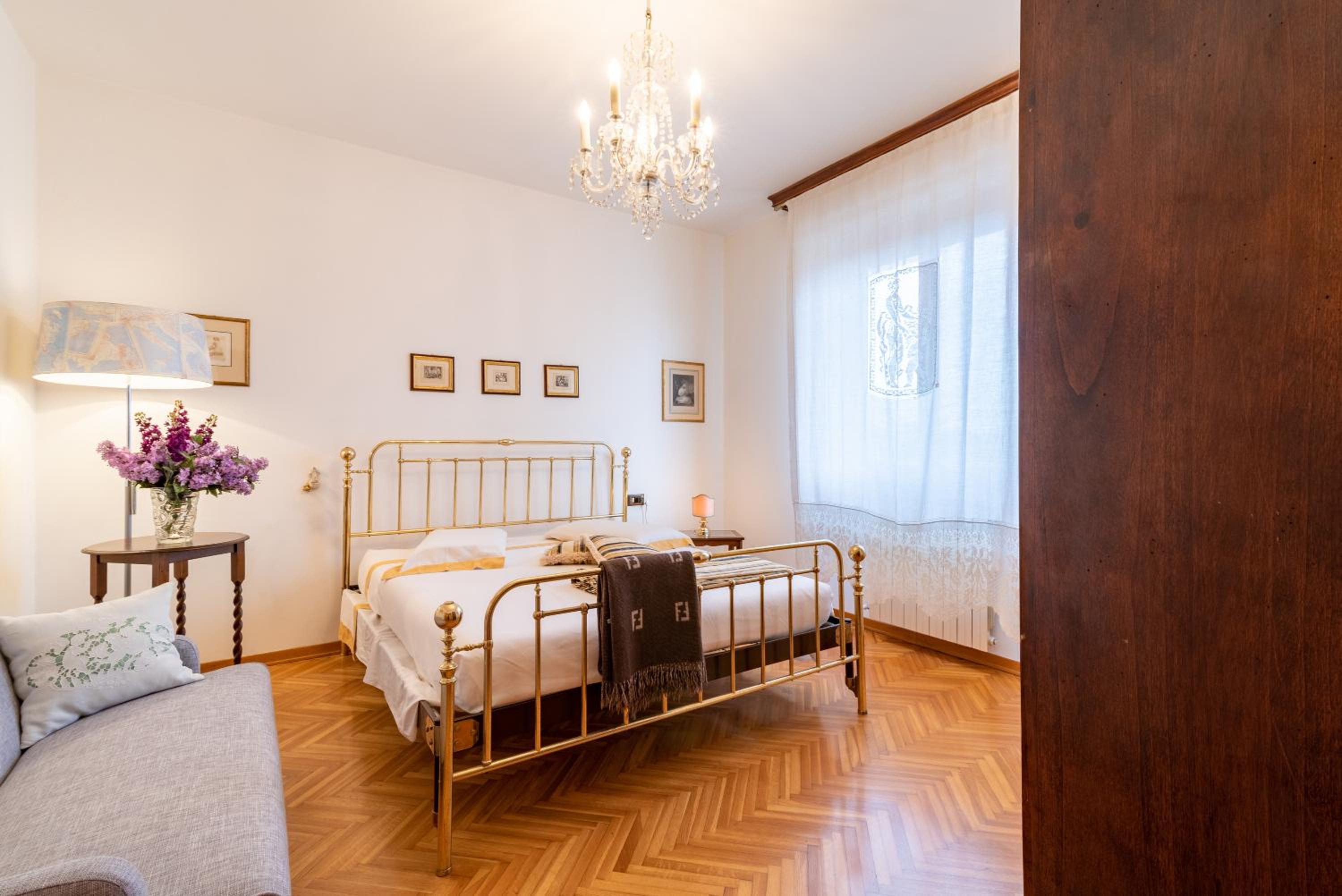 Superior One-Bedroom Apartment