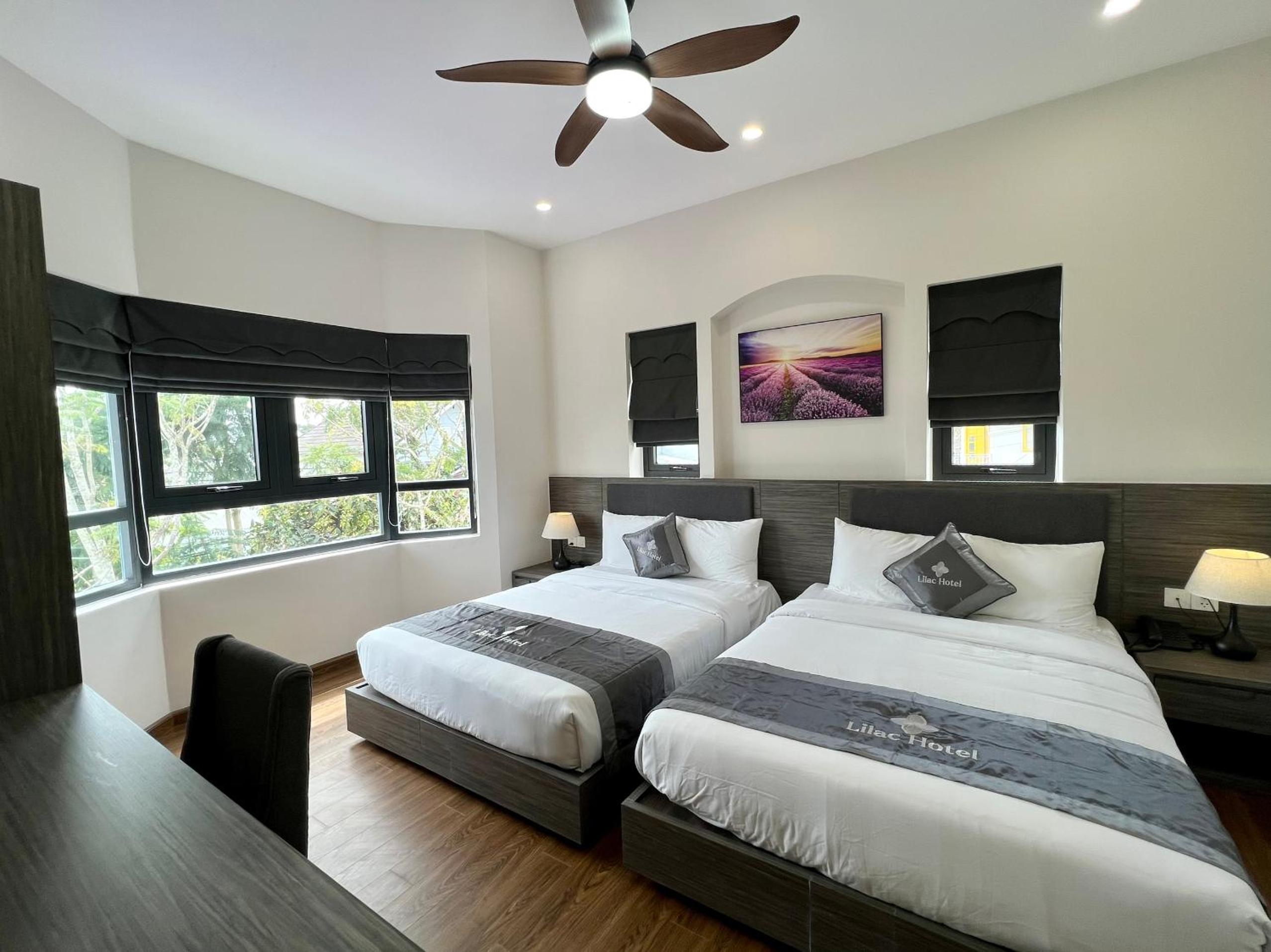 Family Room - Photo 4