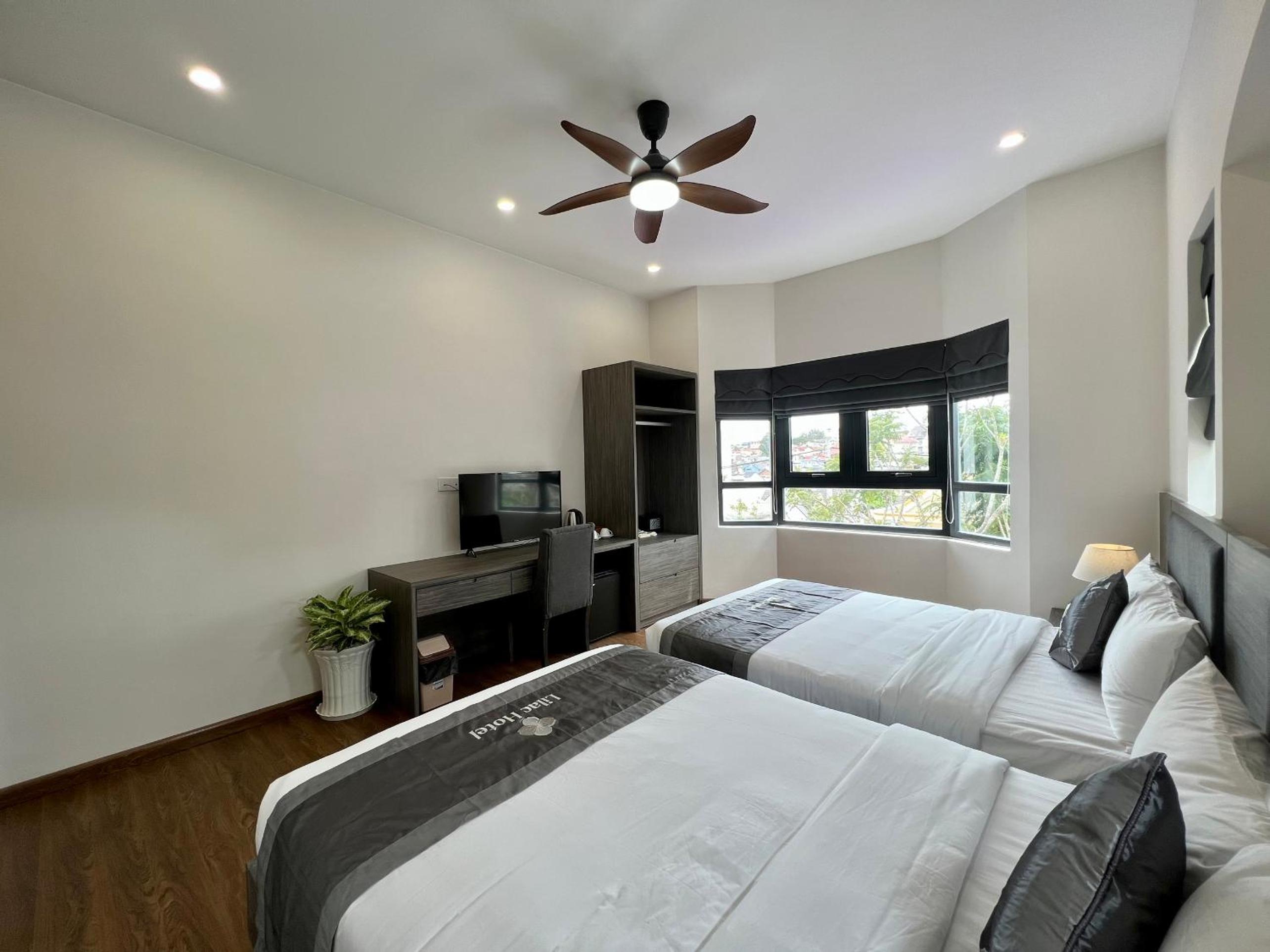 Family Room - Photo 3