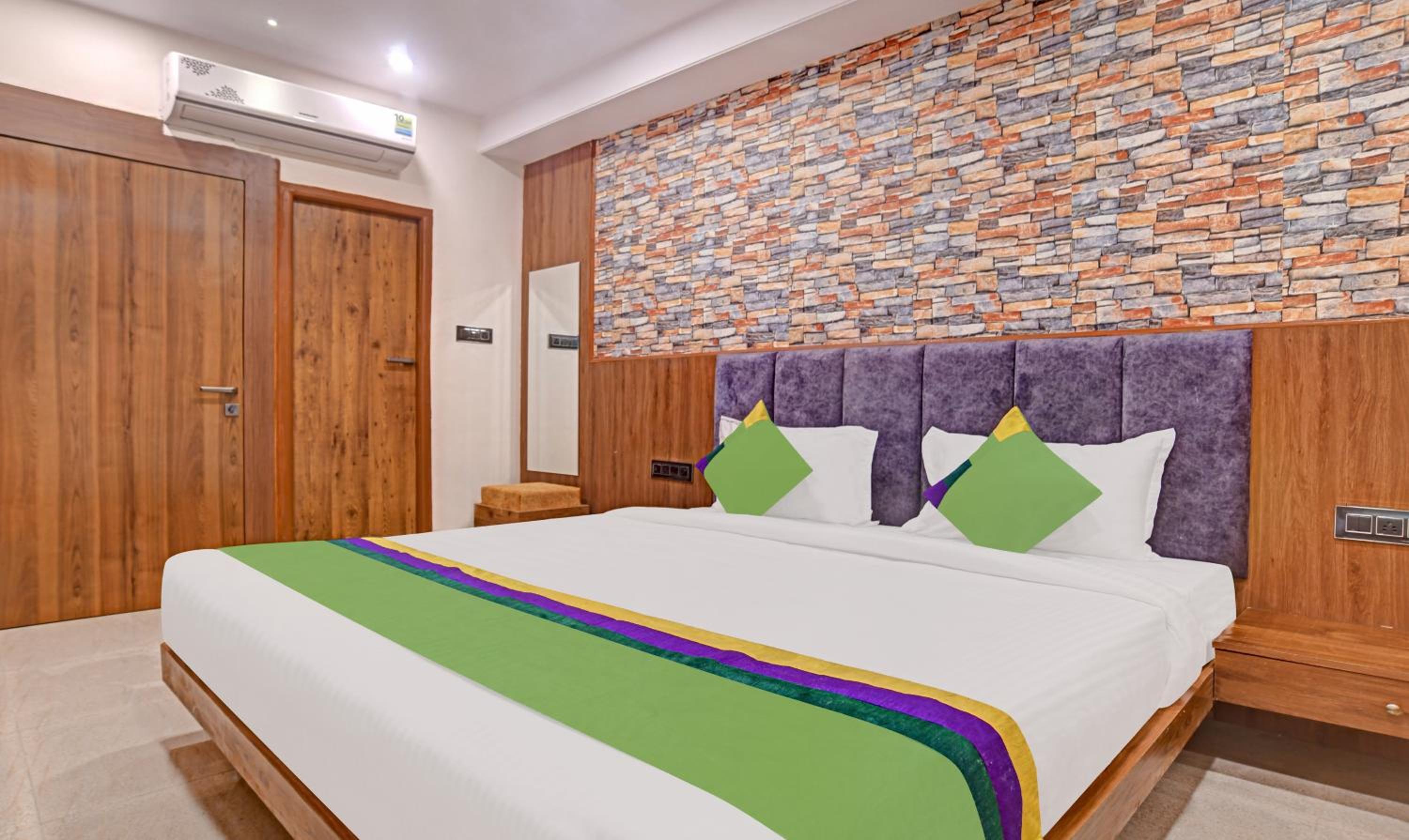 Deluxe Double Room - Photo 7