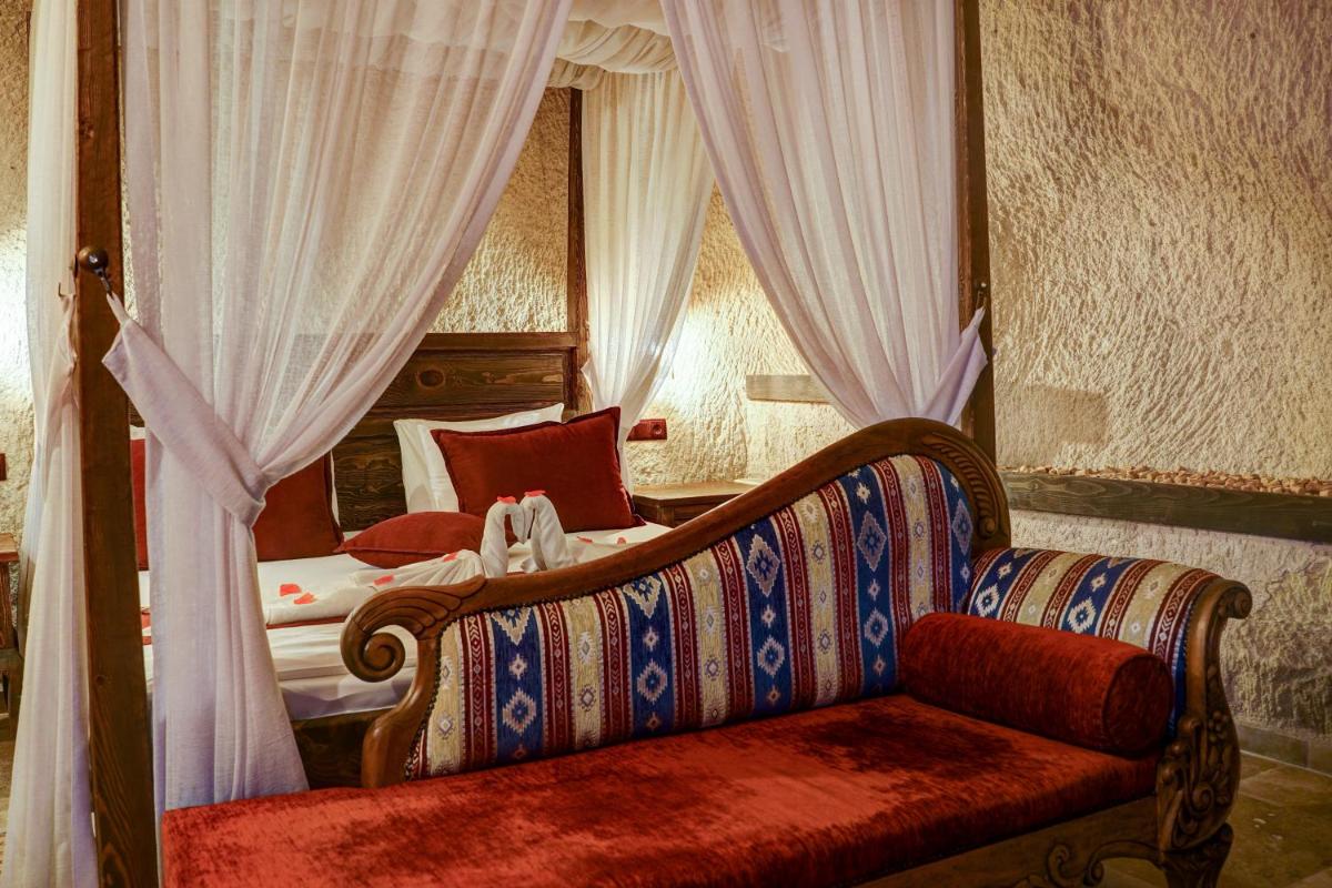 Deluxe King Room photo 1