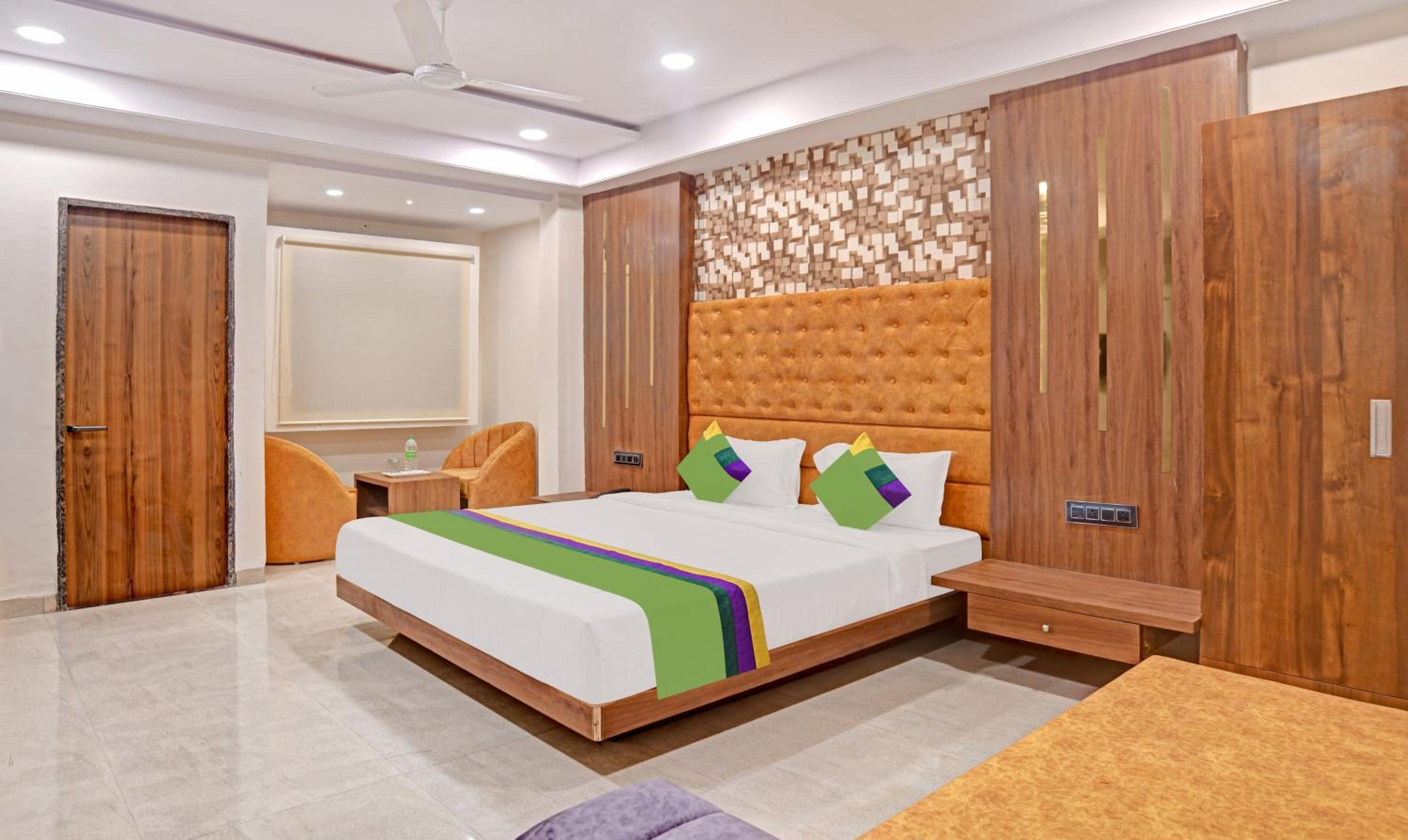 Economy Double Room - Photo 13
