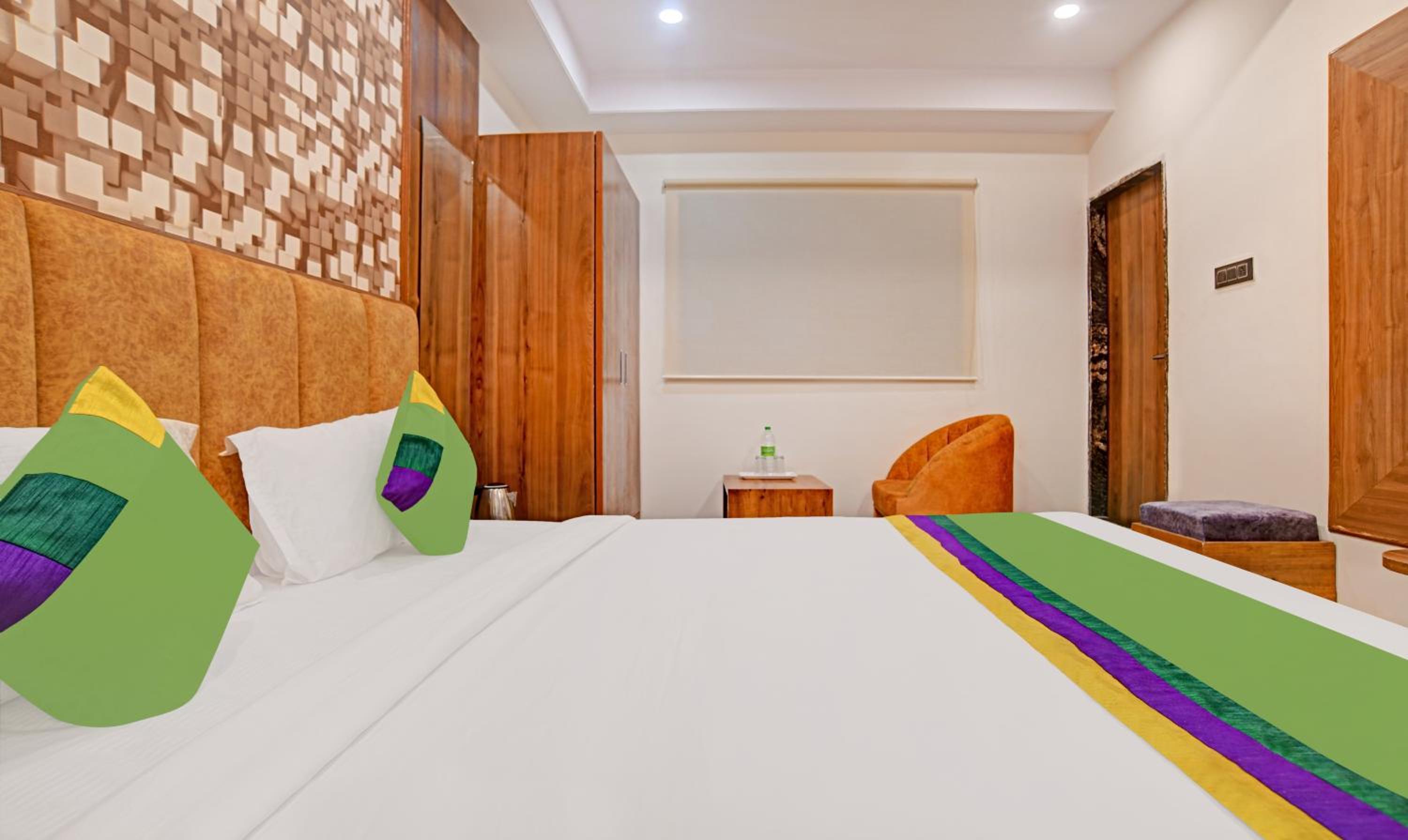 Economy Double Room - Photo 9