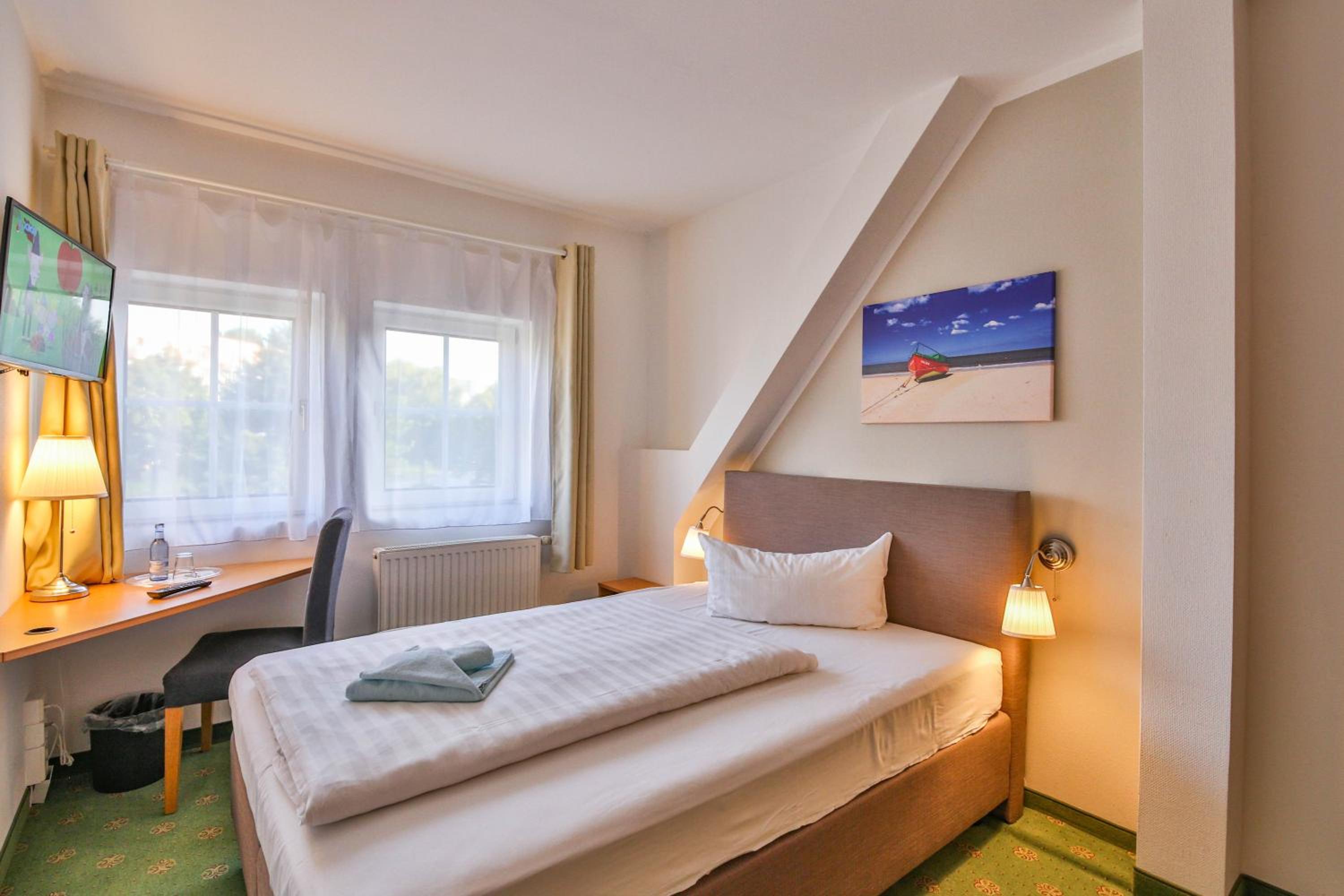 Single Room photo 2