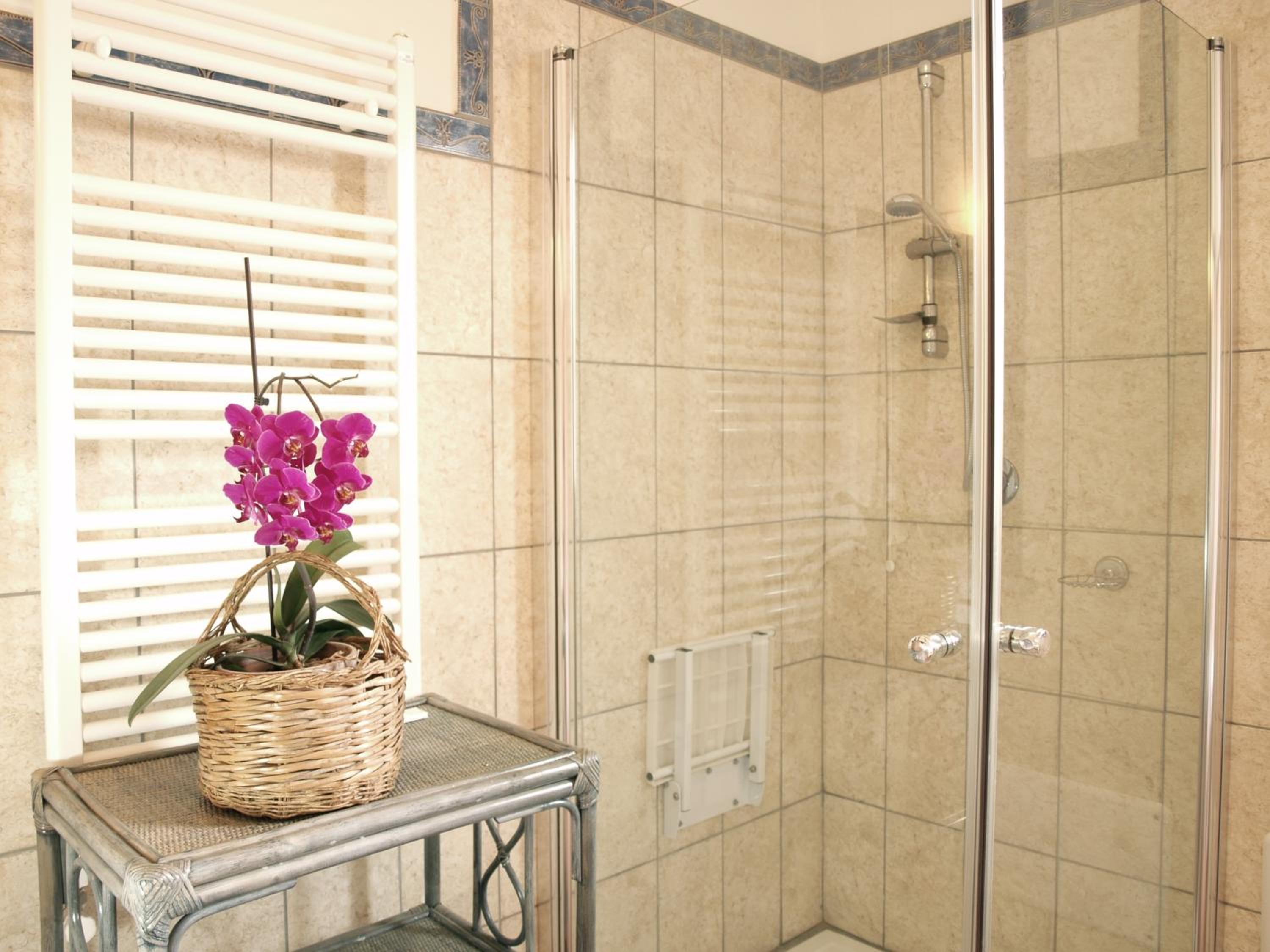Double or Twin Room with Balcony - Photo 3