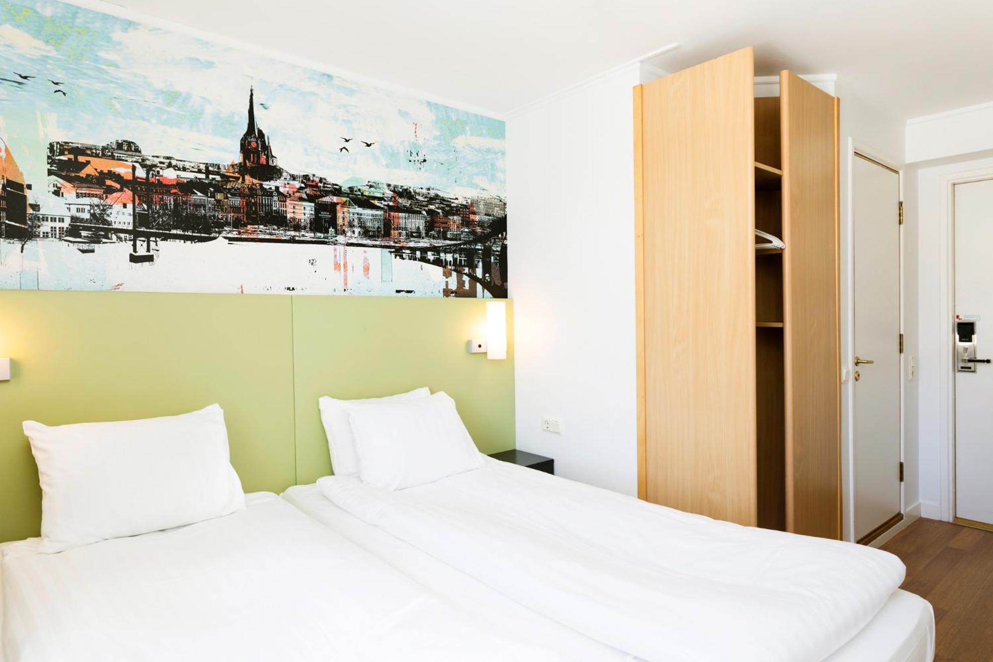 Good Morning Twin Room with Sea View photo 3