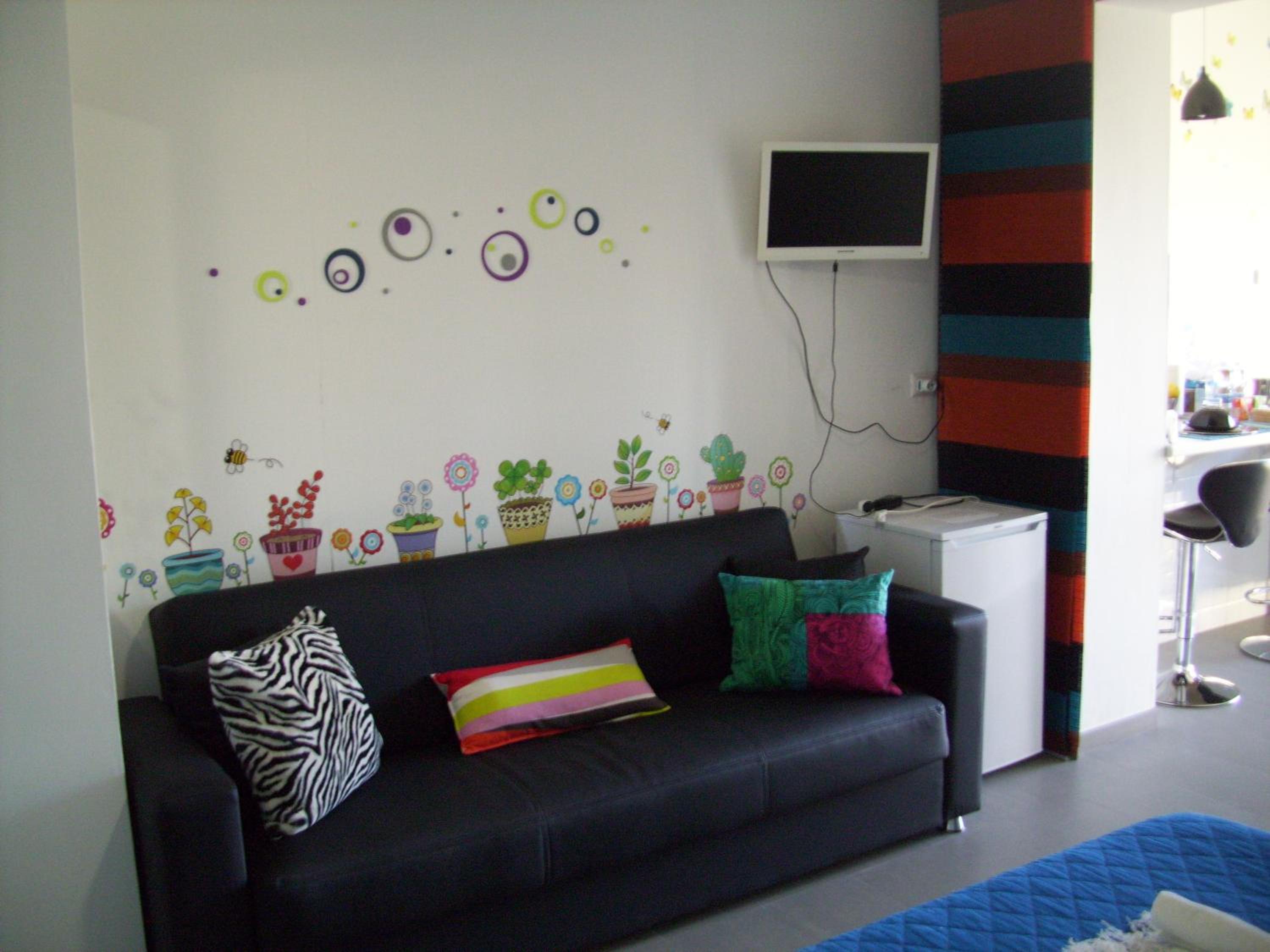 Apartment with Garden View - Photo 2