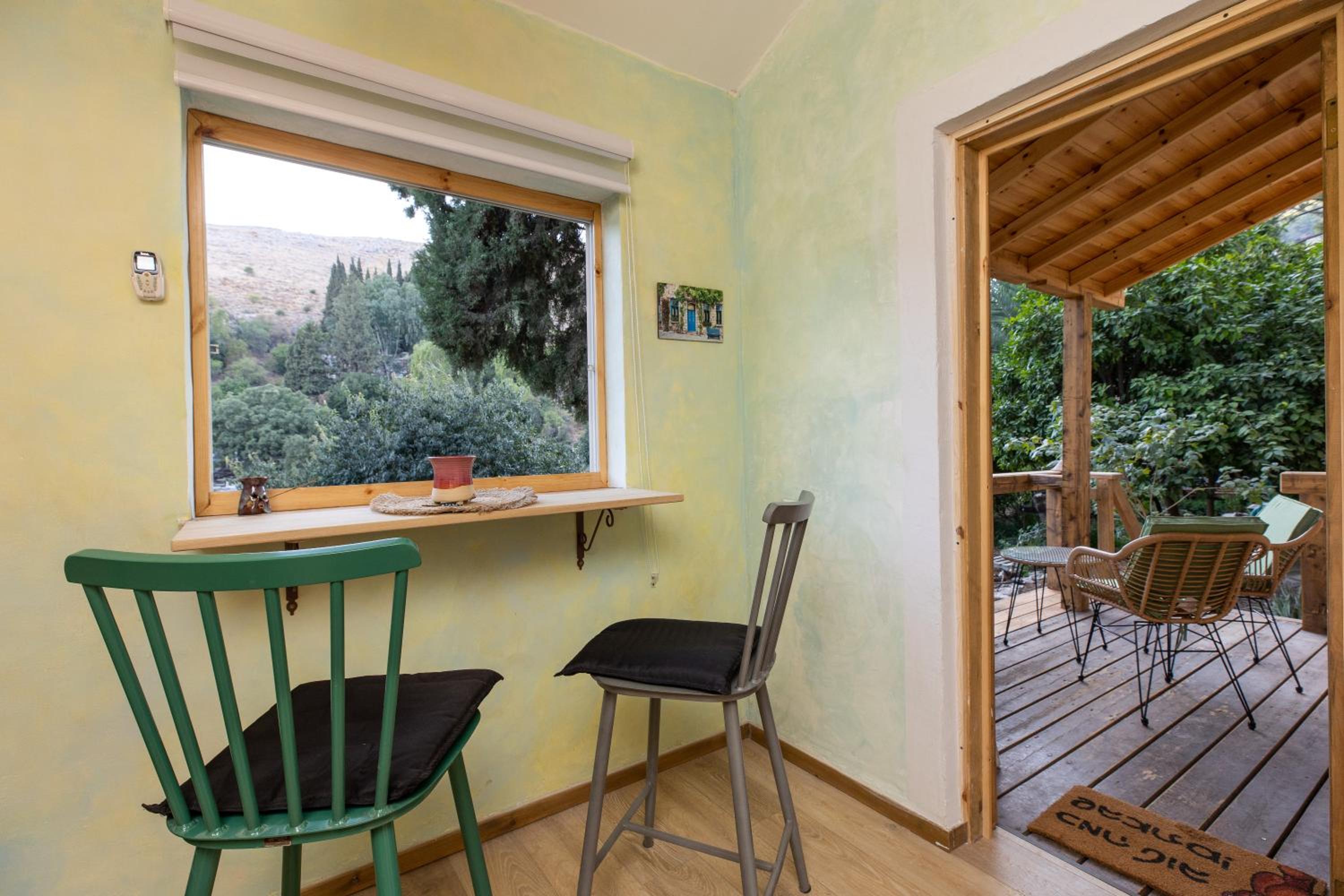 One-Bedroom House - Photo 27