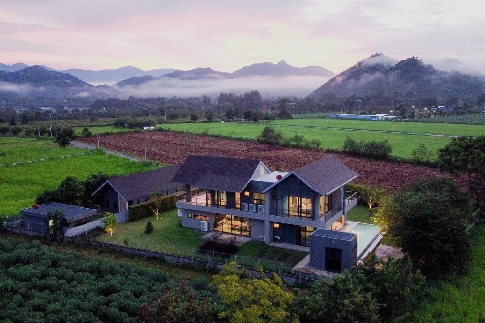 Three-Bedroom Villa - Photo 17