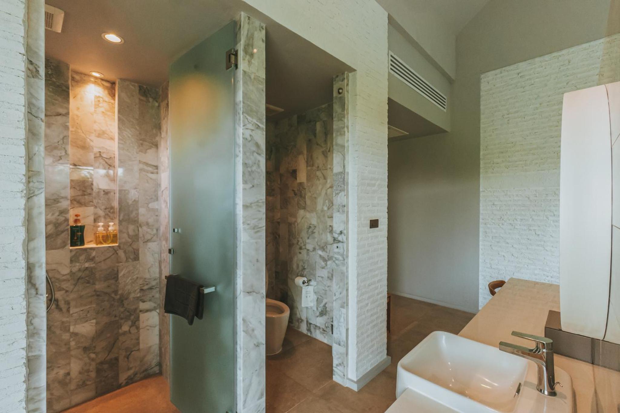 Three-Bedroom Villa - Photo 12