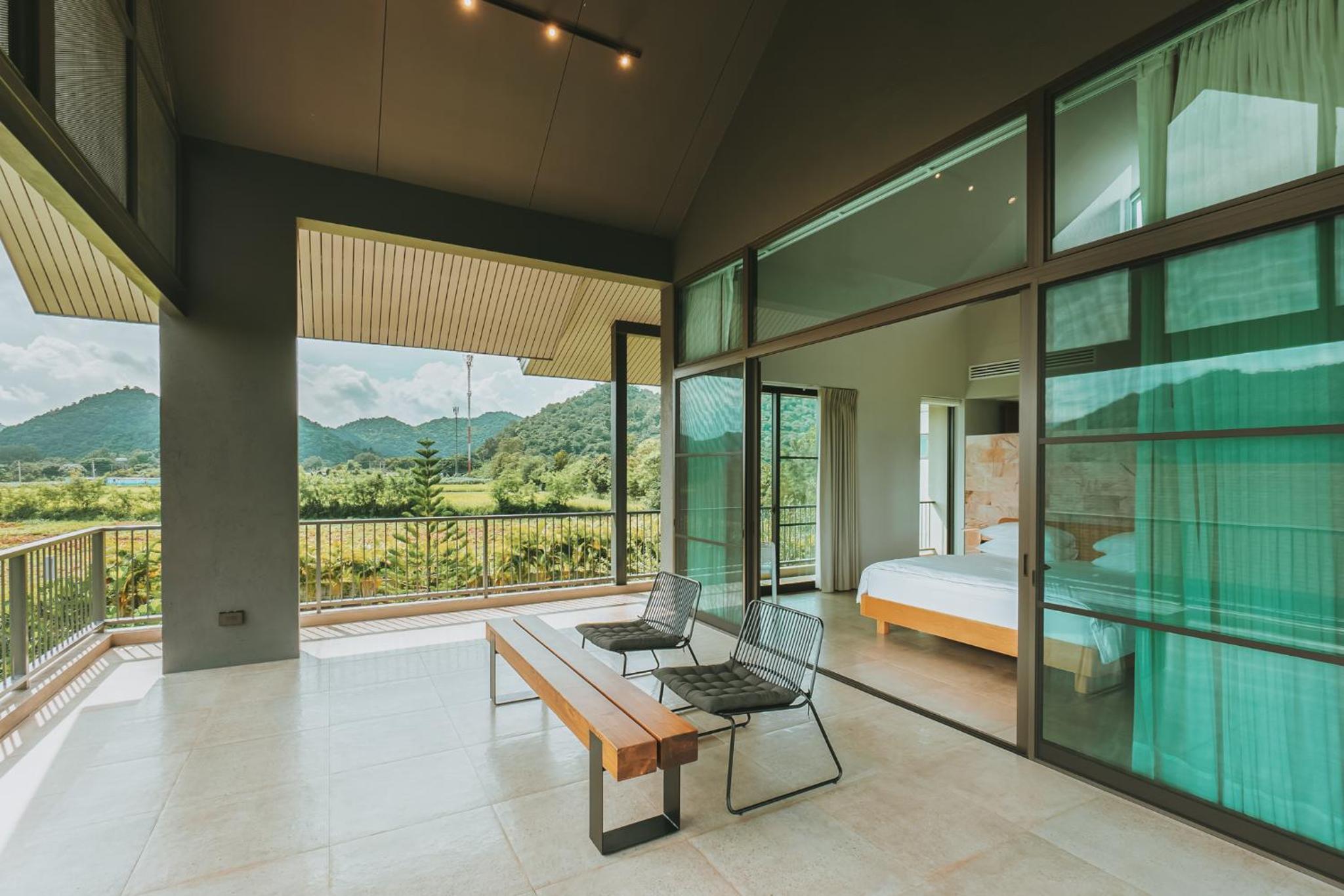 Three-Bedroom Villa - Photo 8