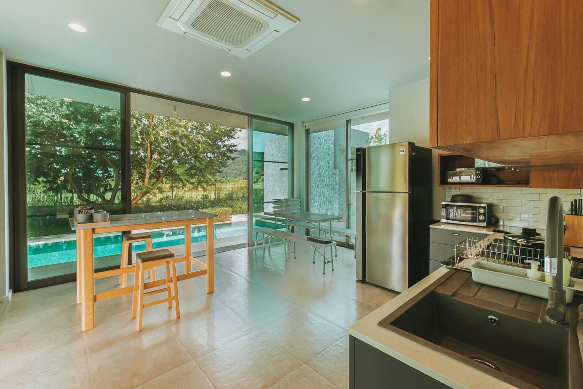 Three-Bedroom Villa - Photo 7