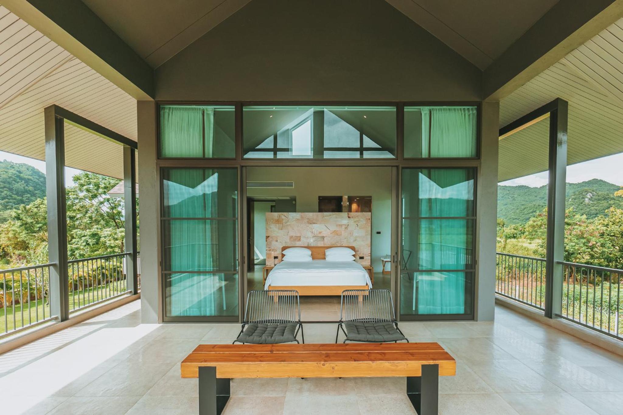 Three-Bedroom Villa - Photo 2