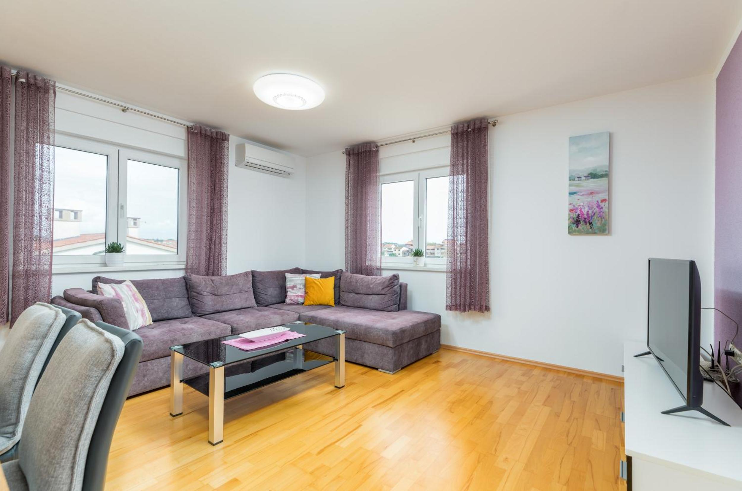 Apartment with Terrace - Photo 1