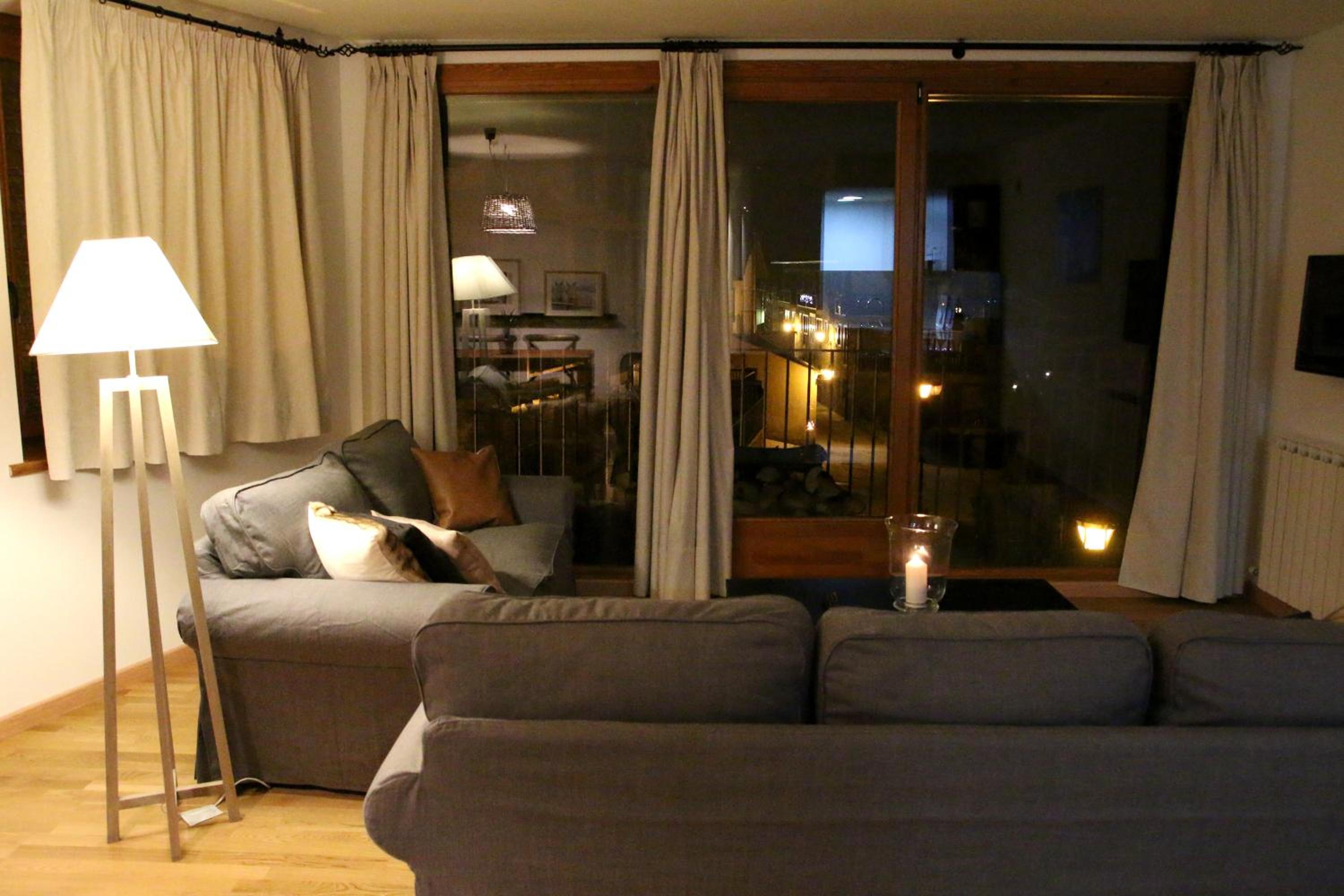 Apartment with Mountain View photo 2
