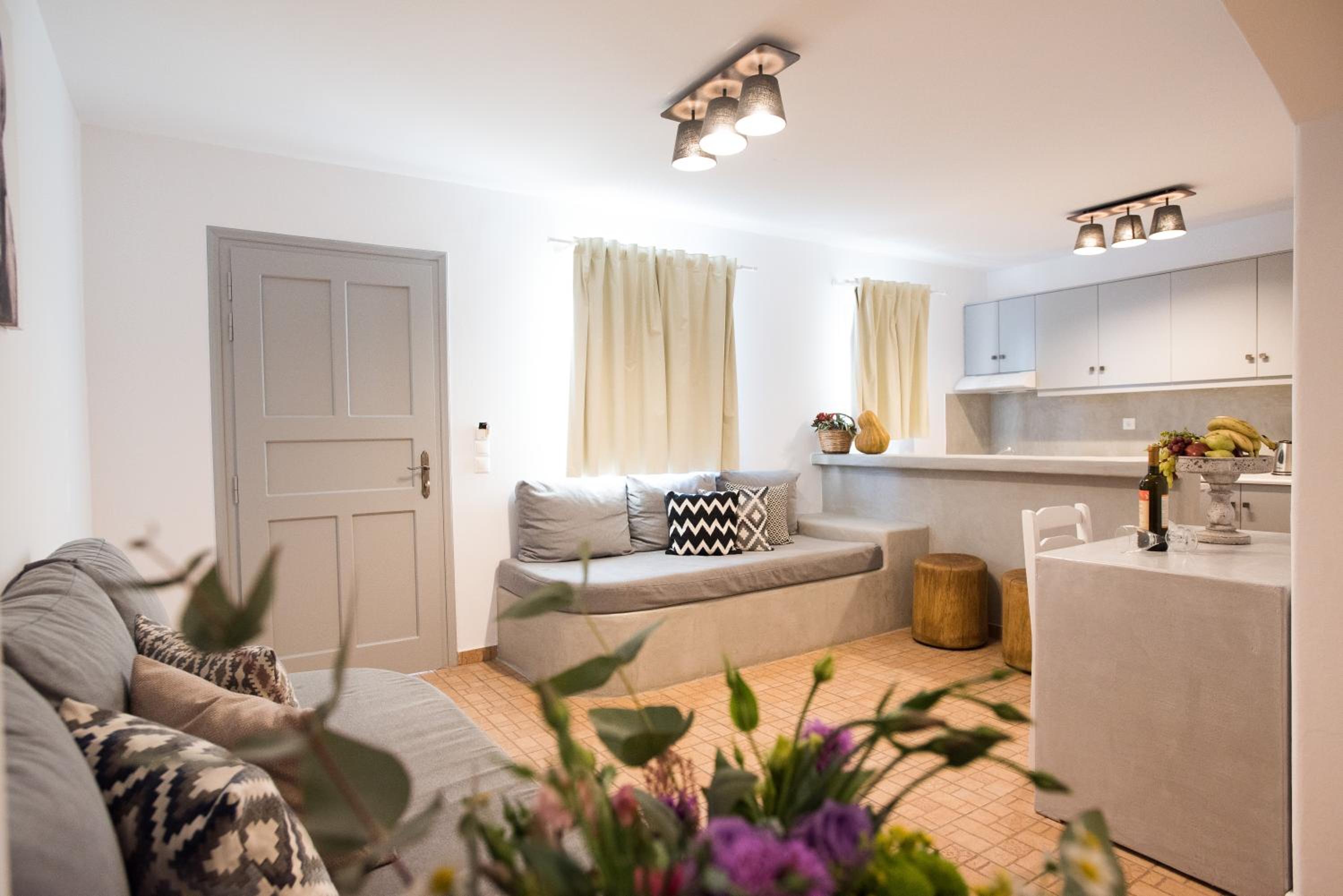 Family Room with Garden View