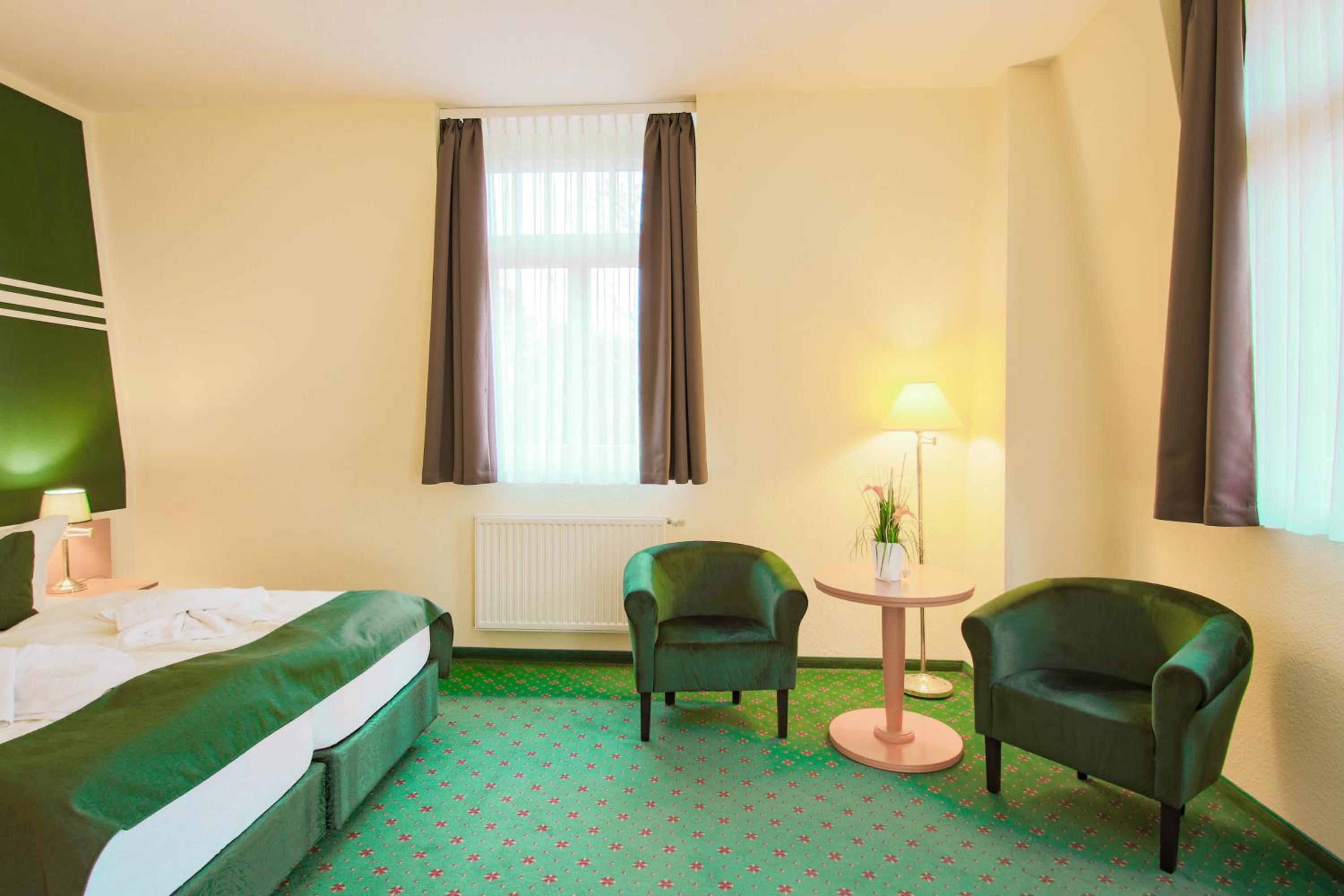 Comfort Double Room with Garden View and Balcony photo 3