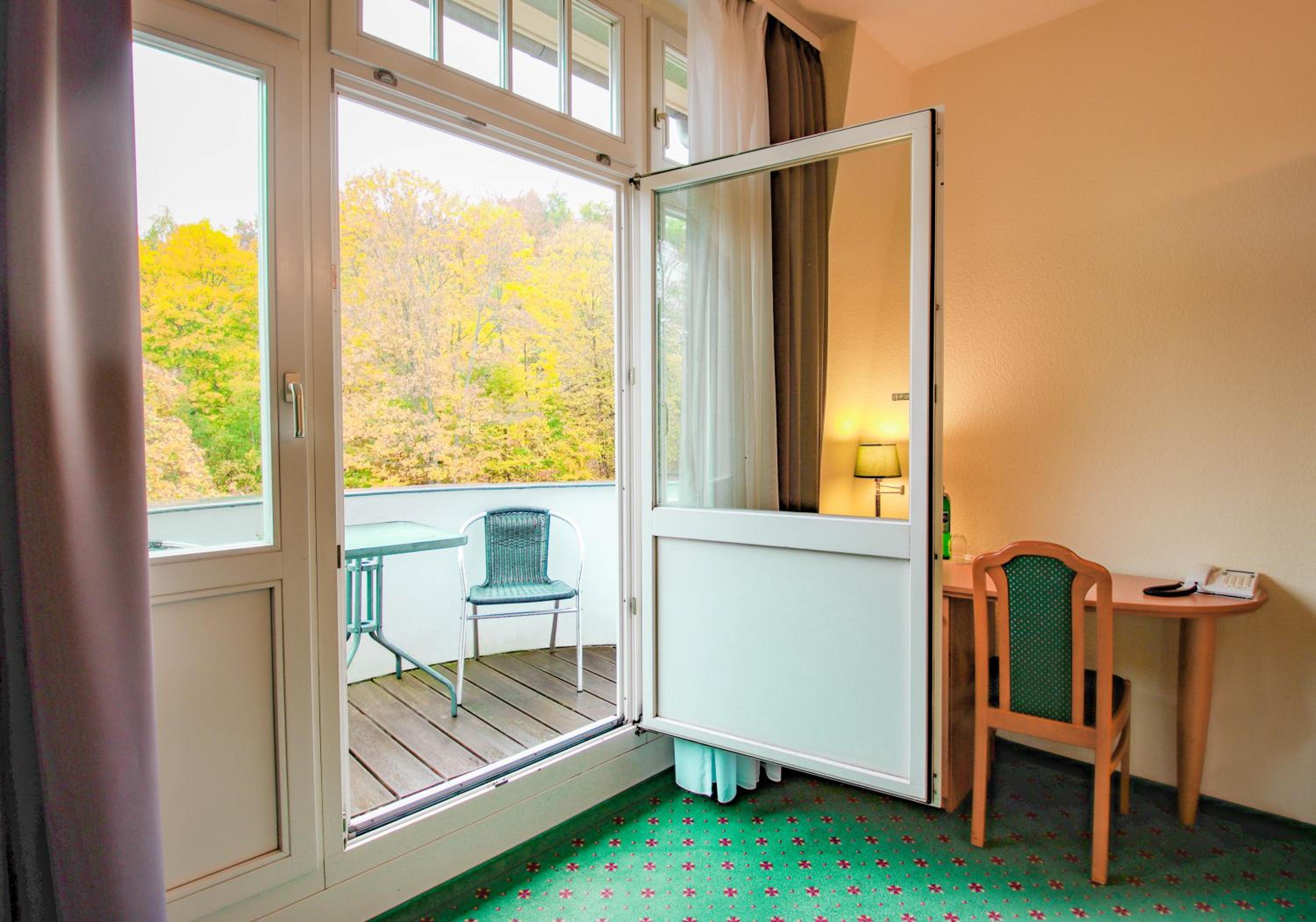 Comfort Double Room with Garden View and Balcony photo 2