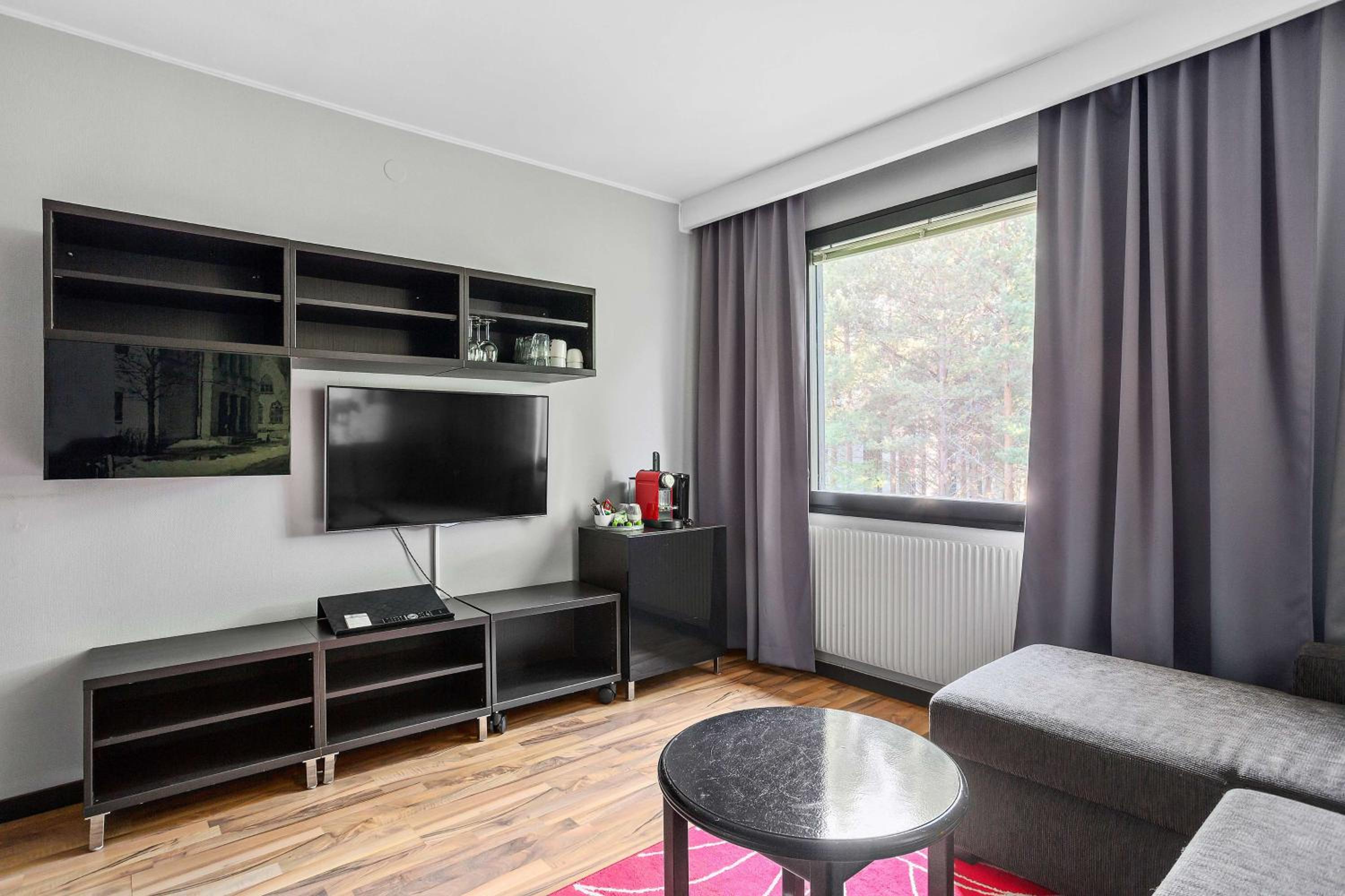 King Suite with Sofa Bed - Photo 5