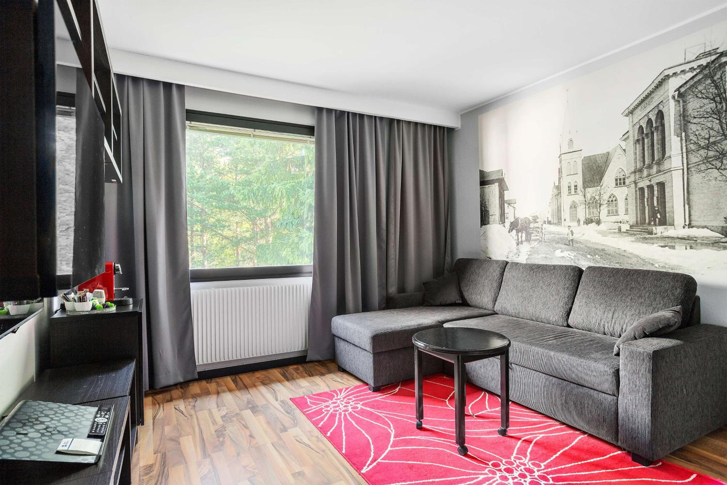 King Suite with Sofa Bed - Photo 4